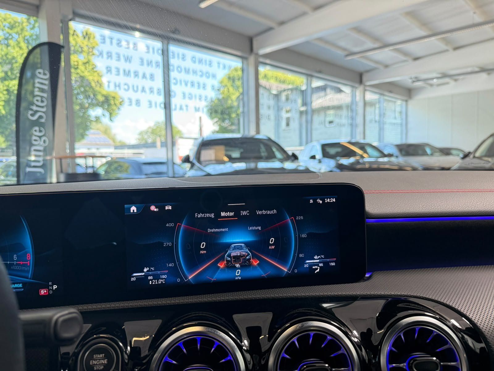 Fahrzeugabbildung Mercedes-Benz Mercedes-AMG CLA 35 4M Coupé PANO+360+NIGHT2+19"
