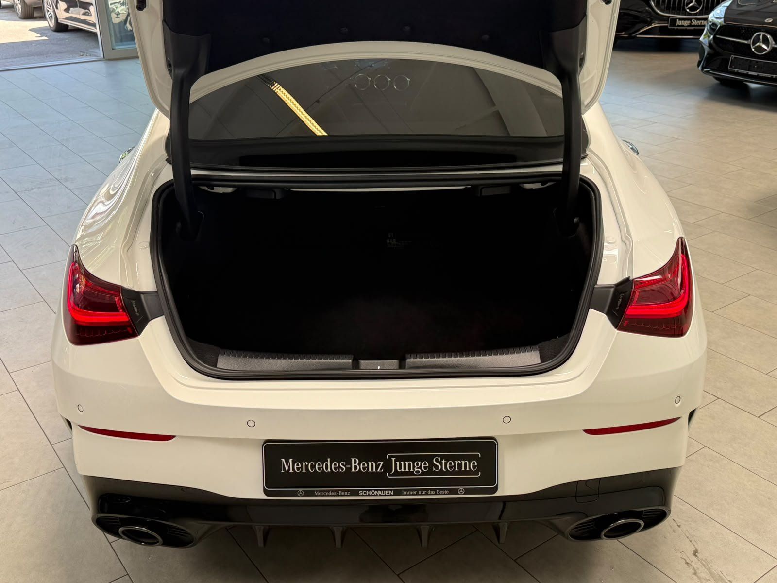 Fahrzeugabbildung Mercedes-Benz Mercedes-AMG CLA 35 4M Coupé PANO+360+NIGHT2+19"