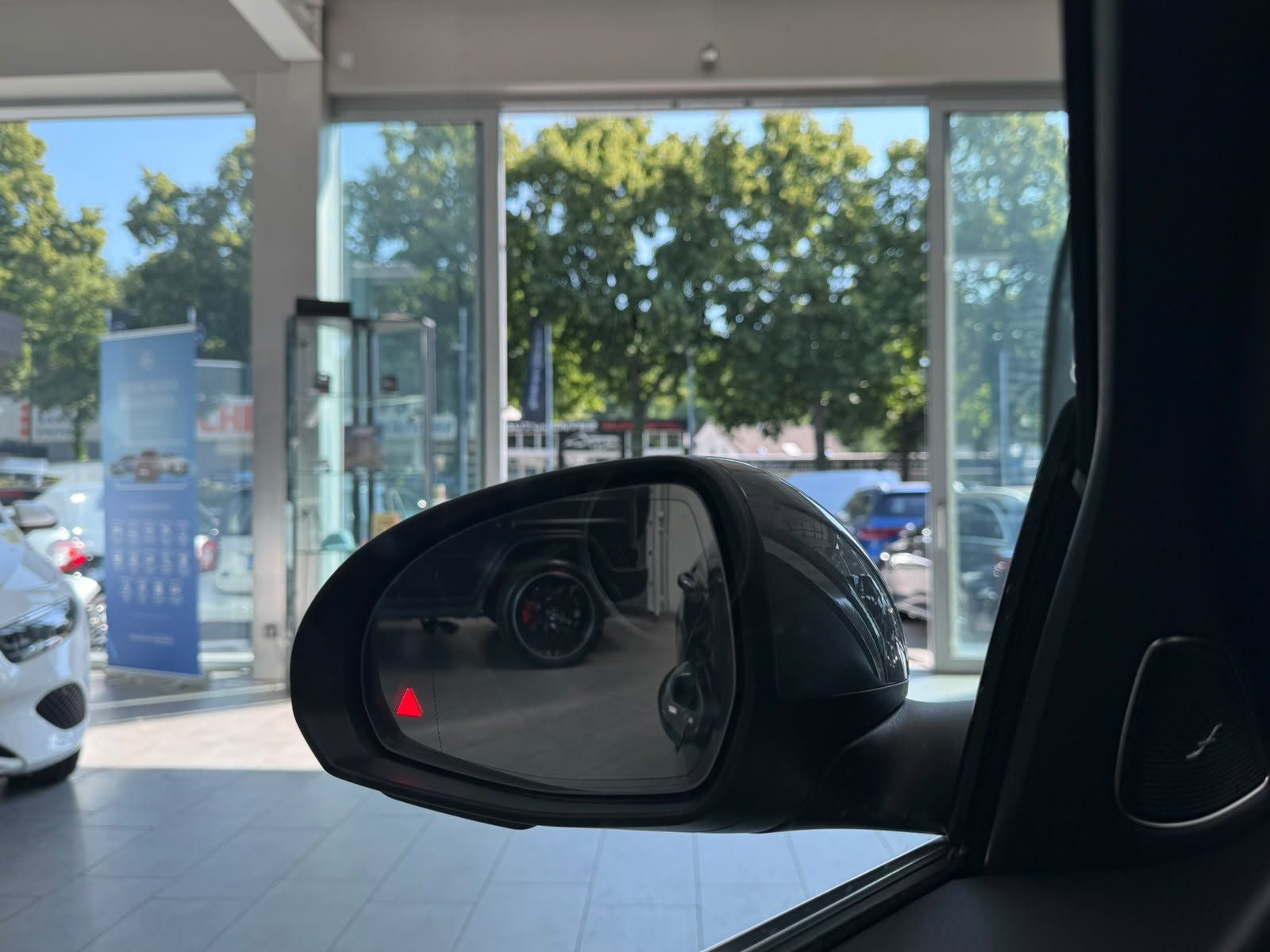 Fahrzeugabbildung Mercedes-Benz C 200 d T AVANTGARDE ADV. BURM3D+KEYLESS+STANDHZ