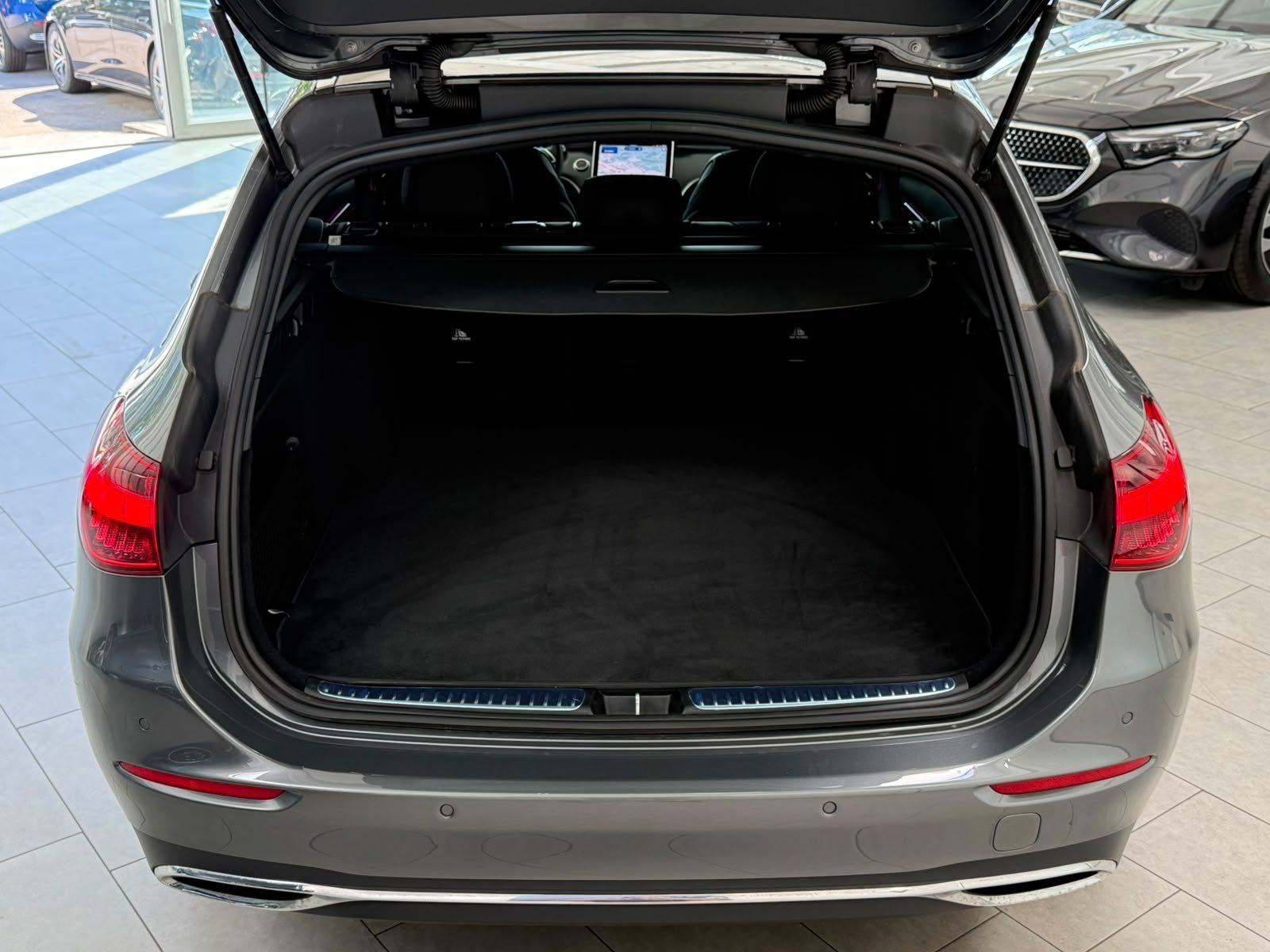 Fahrzeugabbildung Mercedes-Benz C 200 d T AVANTGARDE ADV. BURM3D+KEYLESS+STANDHZ