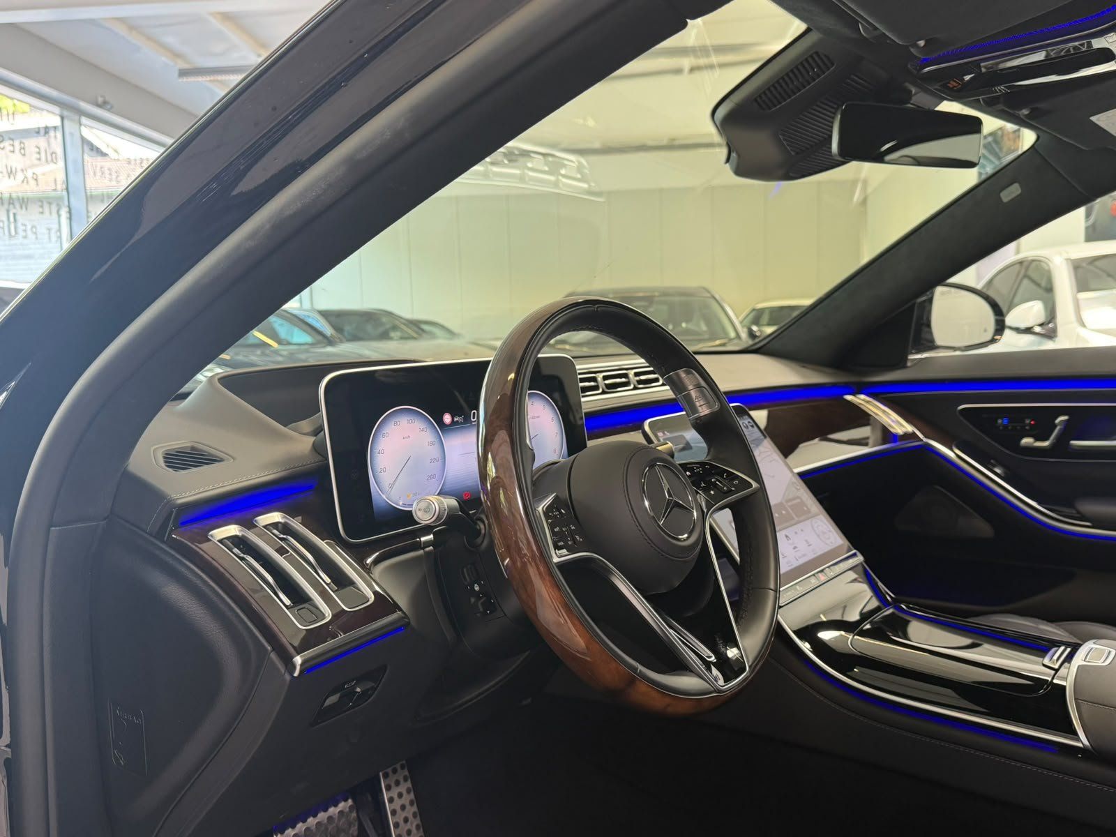 Fahrzeugabbildung Mercedes-Benz S450 4M L AMG UPE:197t€+EXCLUSIVE+DRIVEP+EXECUTI