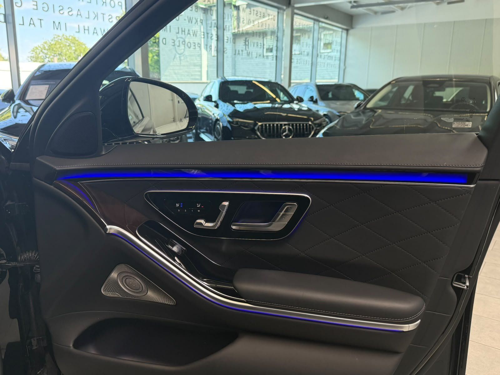Fahrzeugabbildung Mercedes-Benz S450 4M L AMG UPE:197t€+EXCLUSIVE+DRIVEP+EXECUTI