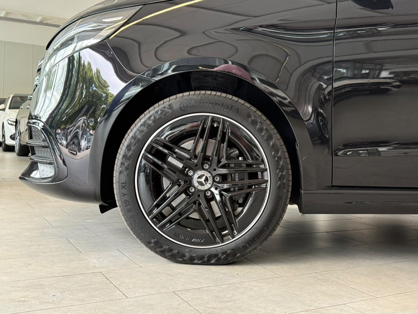 Fahrzeugabbildung Mercedes-Benz V 300 d 4M L AMG+EXCLUSIVE+AHK+MICROCUT+AIRM+BUR