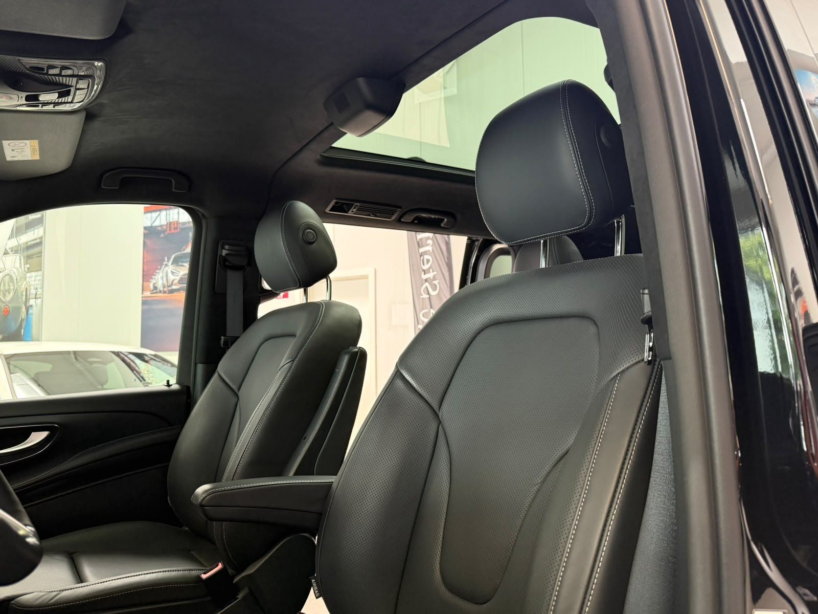 Fahrzeugabbildung Mercedes-Benz V 300 d 4M L AMG+EXCLUSIVE+AHK+MICROCUT+AIRM+BUR
