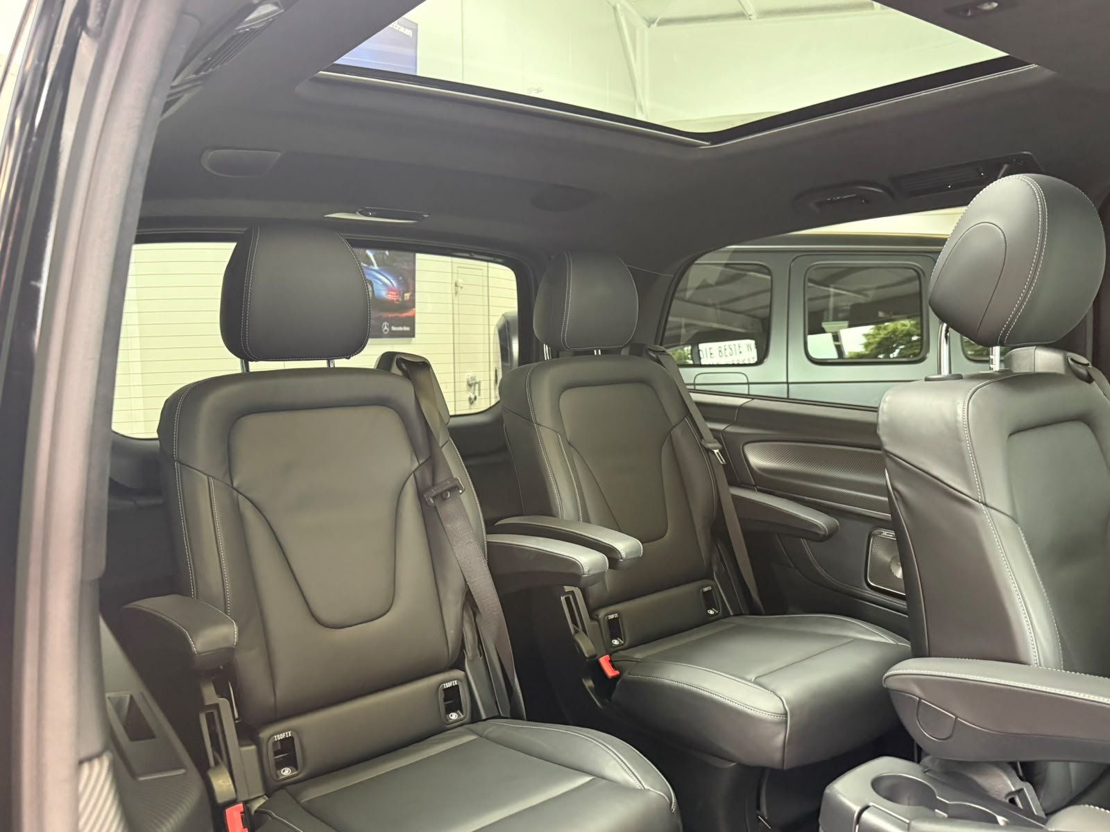 Fahrzeugabbildung Mercedes-Benz V 300 d 4M L AMG+EXCLUSIVE+AHK+MICROCUT+AIRM+BUR