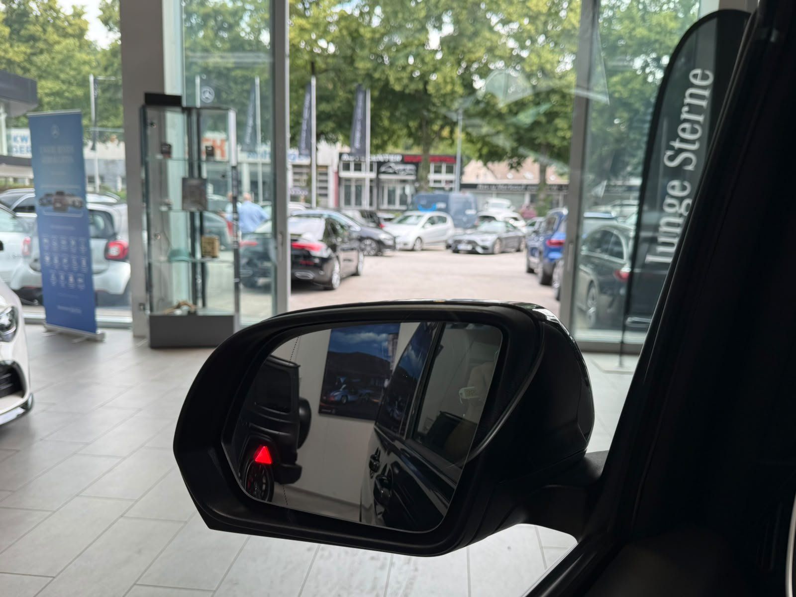 Fahrzeugabbildung Mercedes-Benz V 300 d 4M L AMG+EXCLUSIVE+AHK+MICROCUT+AIRM+BUR