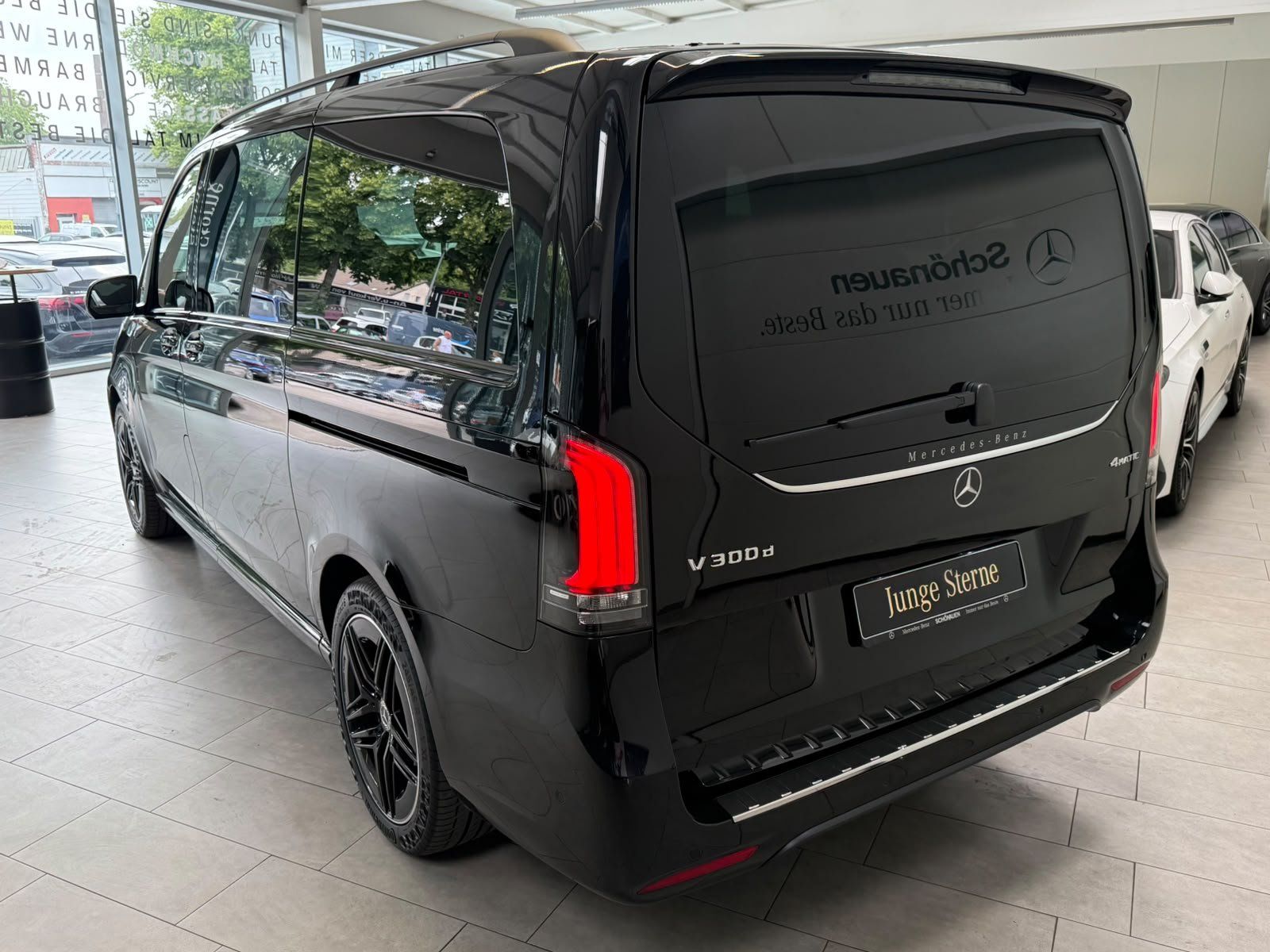 Fahrzeugabbildung Mercedes-Benz V 300 d 4M L AMG+EXCLUSIVE+AHK+MICROCUT+AIRM+BUR
