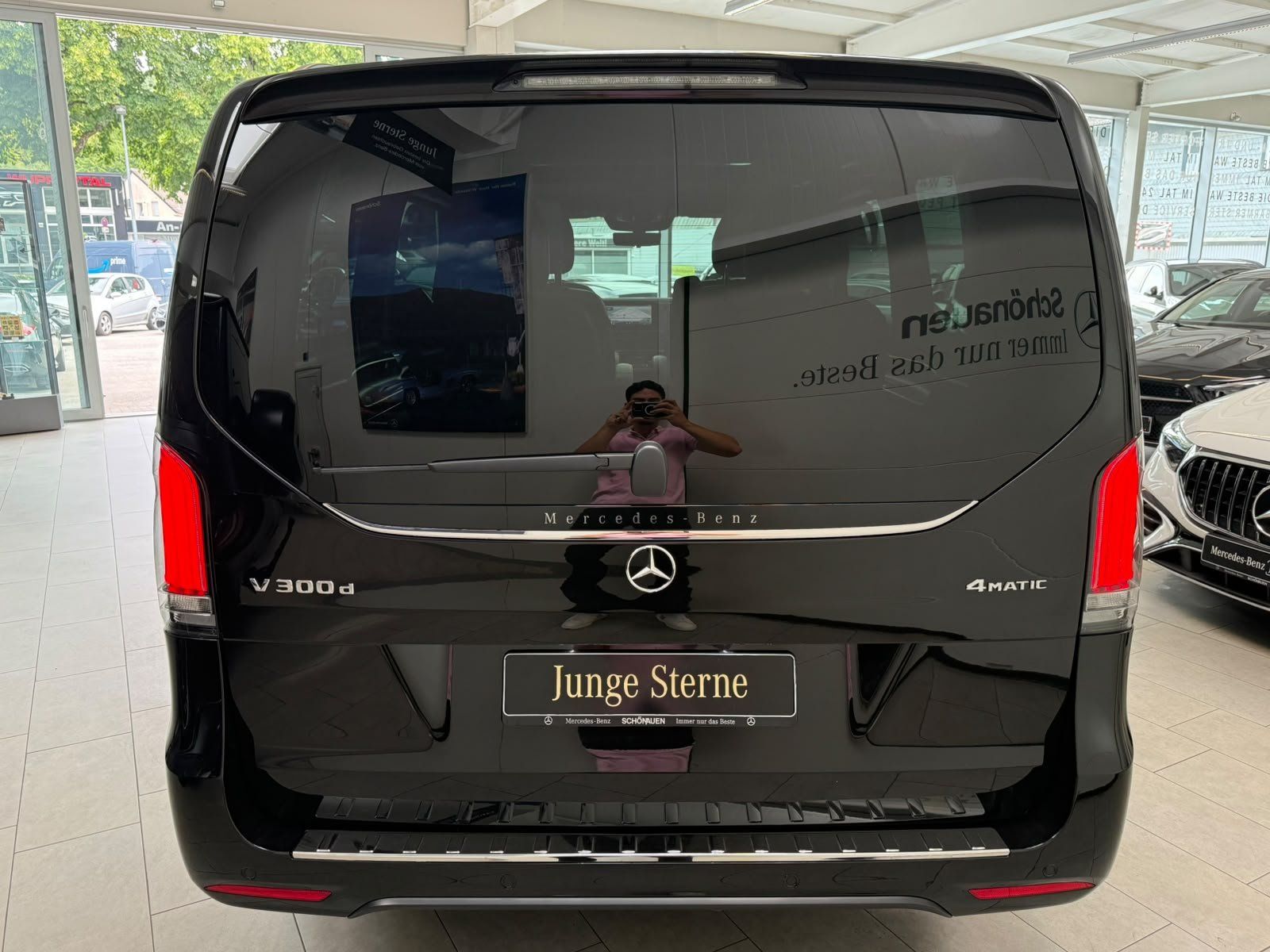 Fahrzeugabbildung Mercedes-Benz V 300 d 4M L AMG+EXCLUSIVE+AHK+MICROCUT+AIRM+BUR