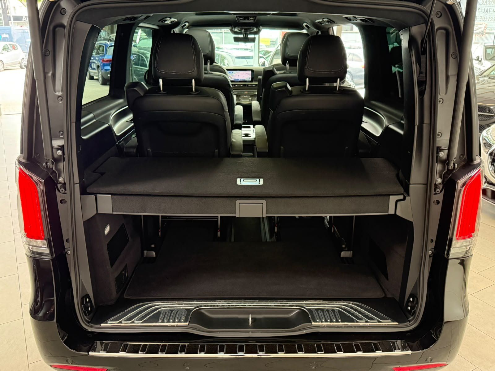 Fahrzeugabbildung Mercedes-Benz V 300 d 4M L AMG+EXCLUSIVE+AHK+MICROCUT+AIRM+BUR