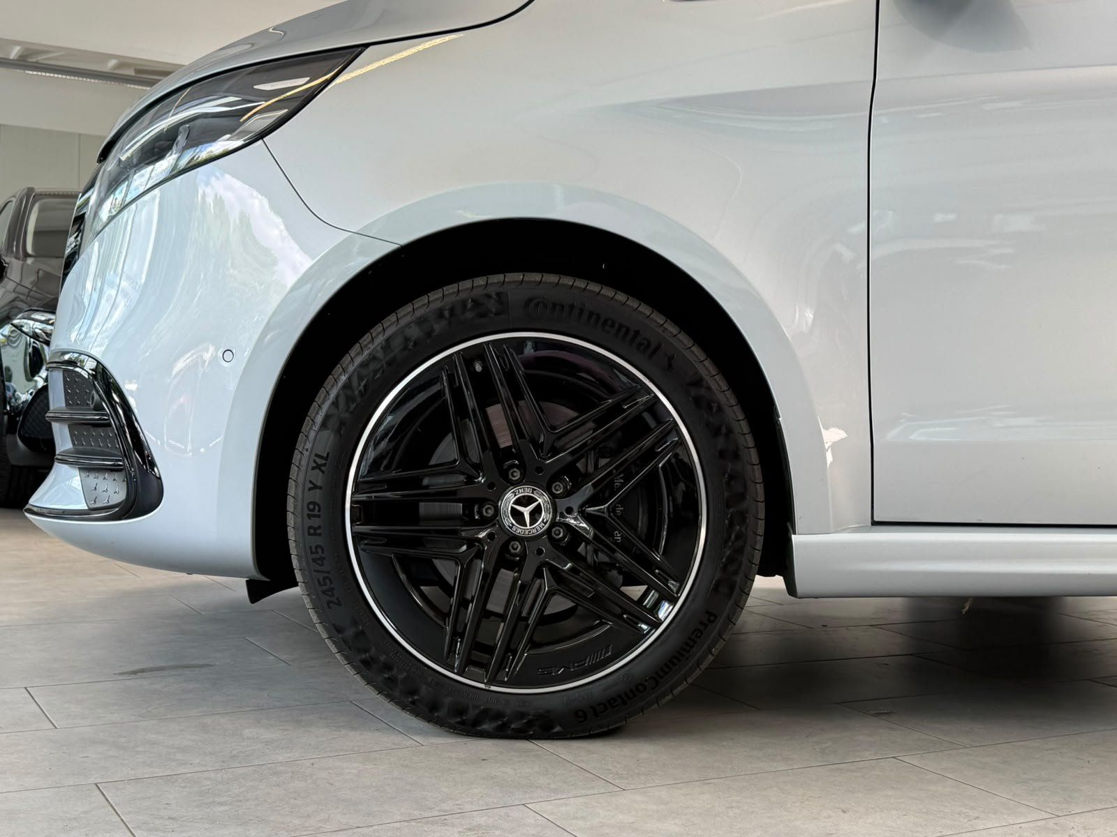 Fahrzeugabbildung Mercedes-Benz V 300 d 4M L AMG+EXCLUSIVE+AHK+MICROCUT+AIRM+BUR