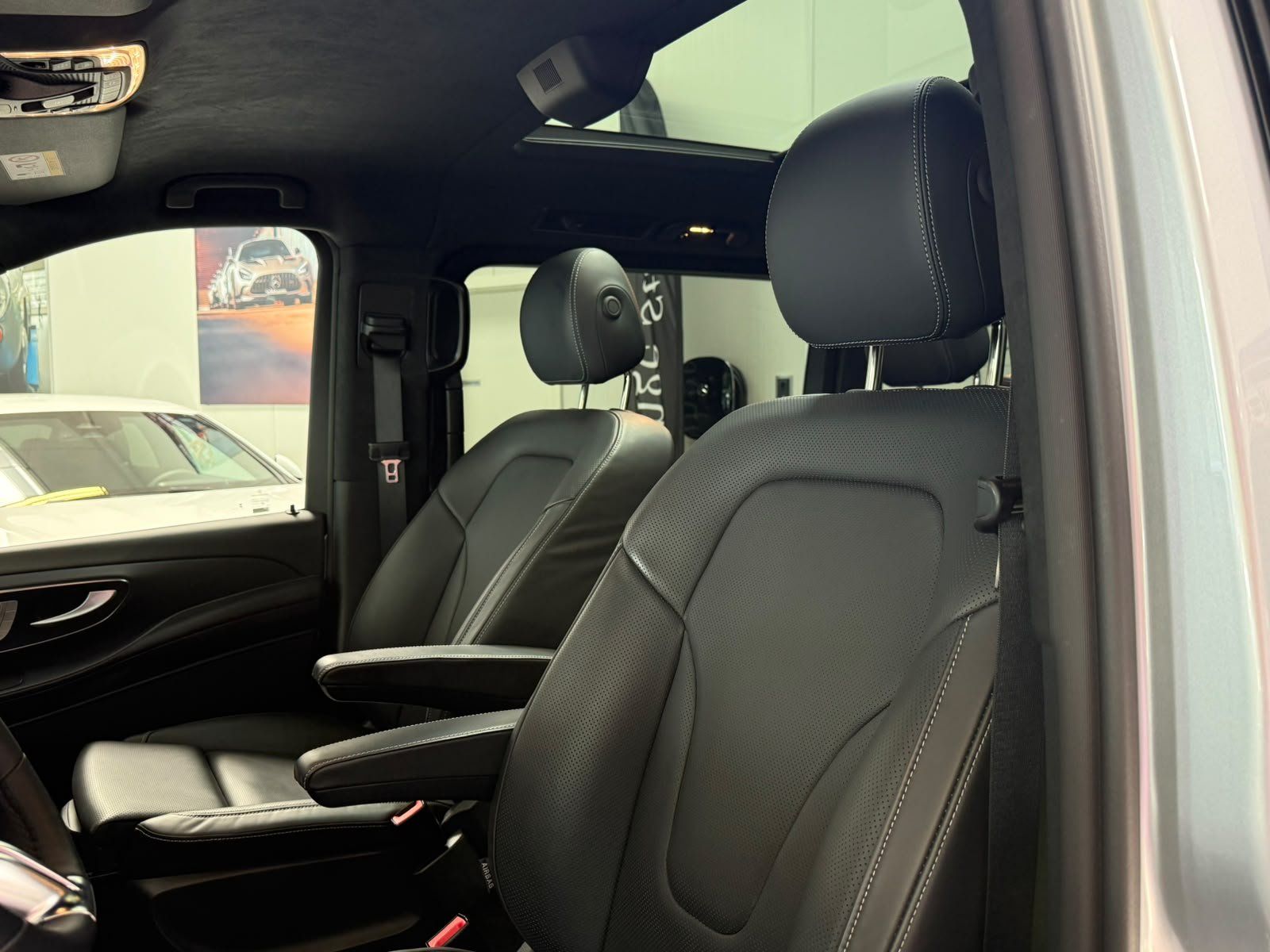 Fahrzeugabbildung Mercedes-Benz V 300 d 4M L AMG+EXCLUSIVE+AHK+MICROCUT+AIRM+BUR