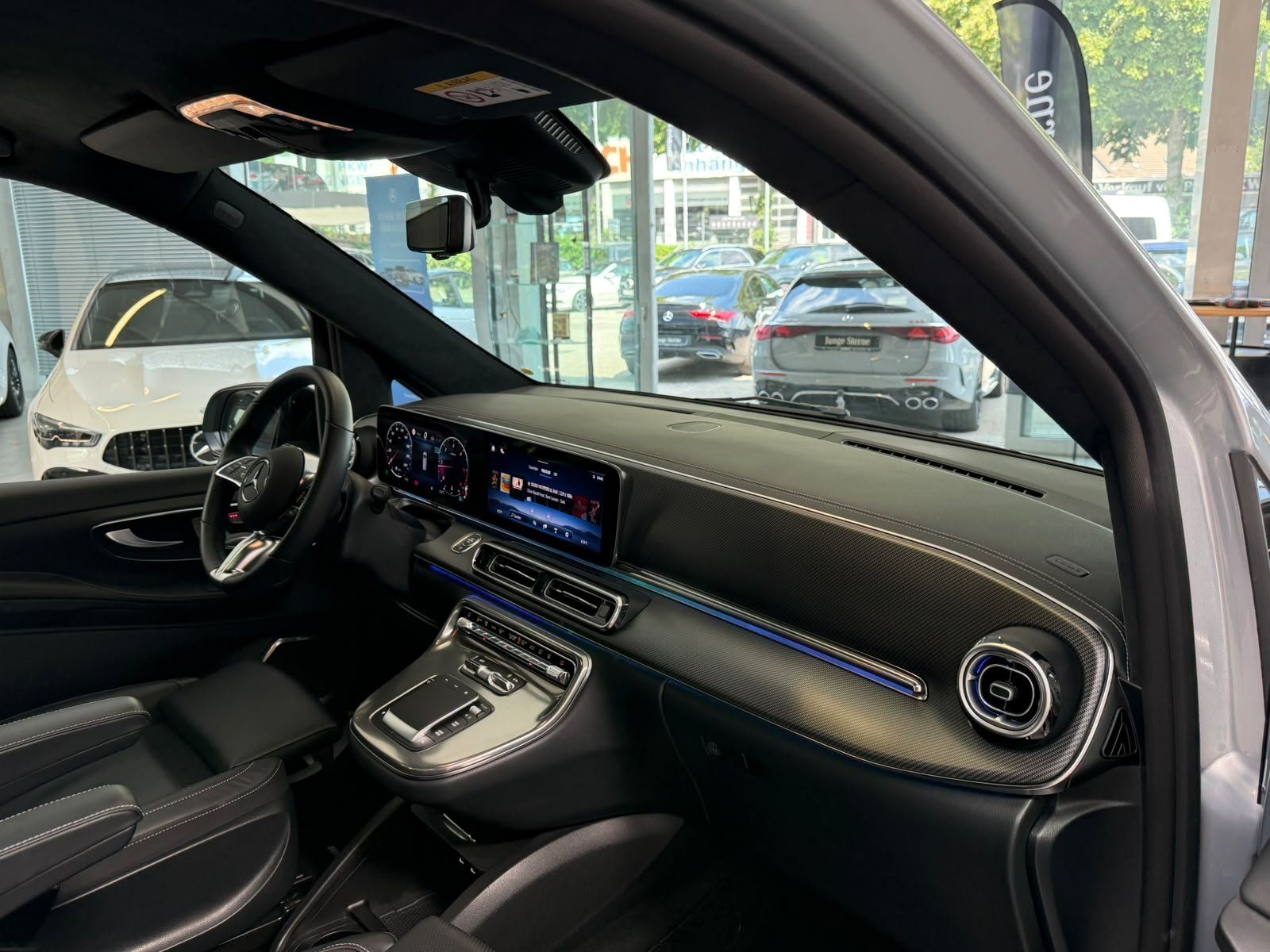 Fahrzeugabbildung Mercedes-Benz V 300 d 4M L AMG+EXCLUSIVE+AHK+MICROCUT+AIRM+BUR