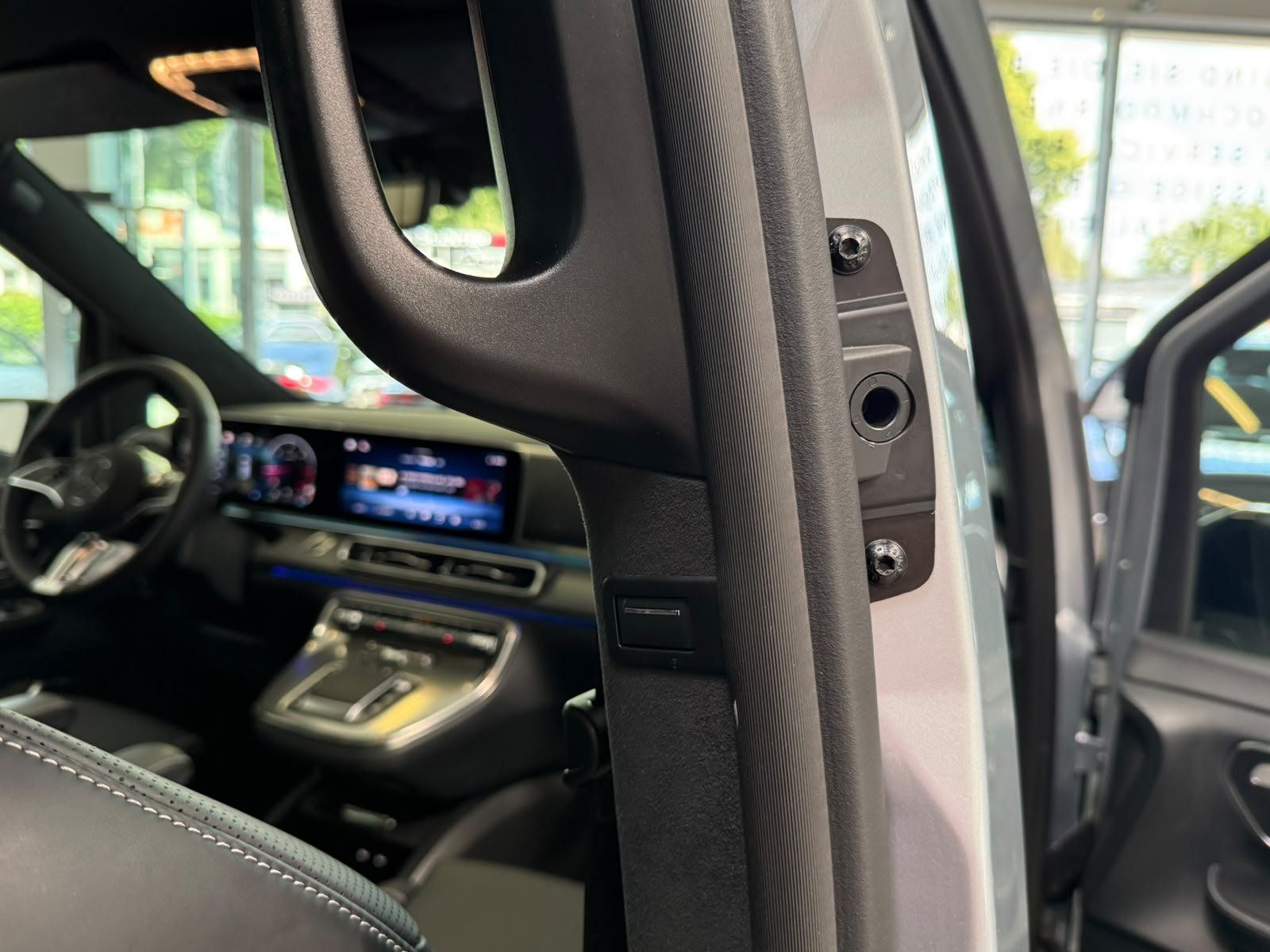 Fahrzeugabbildung Mercedes-Benz V 300 d 4M L AMG+EXCLUSIVE+AHK+MICROCUT+AIRM+BUR