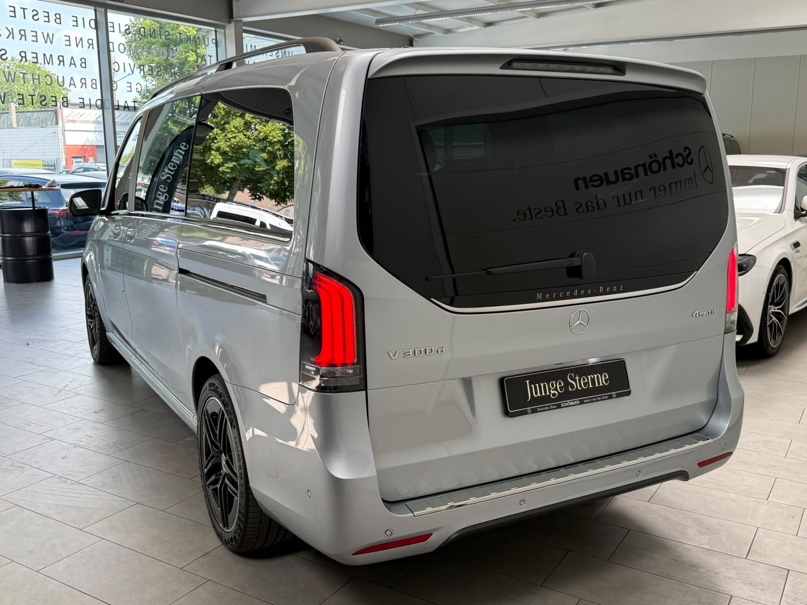 Fahrzeugabbildung Mercedes-Benz V 300 d 4M L AMG+EXCLUSIVE+AHK+MICROCUT+AIRM+BUR