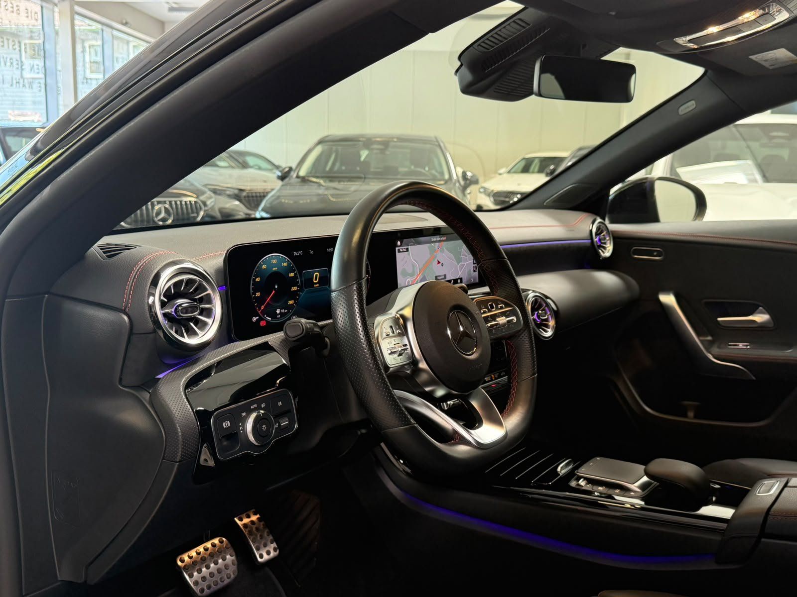 Fahrzeugabbildung Mercedes-Benz CLA 200 AMG+MBEAM+KAMERA+TEMP+AMBIENTE+CARPLAY