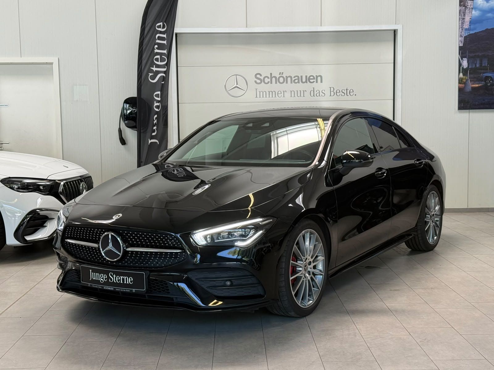Fahrzeugabbildung Mercedes-Benz CLA 200 AMG+MBEAM+KAMERA+TEMP+AMBIENTE+CARPLAY