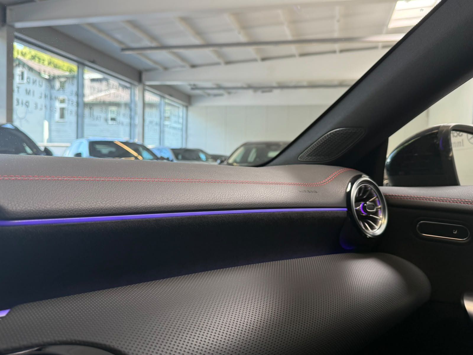Fahrzeugabbildung Mercedes-Benz CLA 200 AMG+MBEAM+KAMERA+TEMP+AMBIENTE+CARPLAY