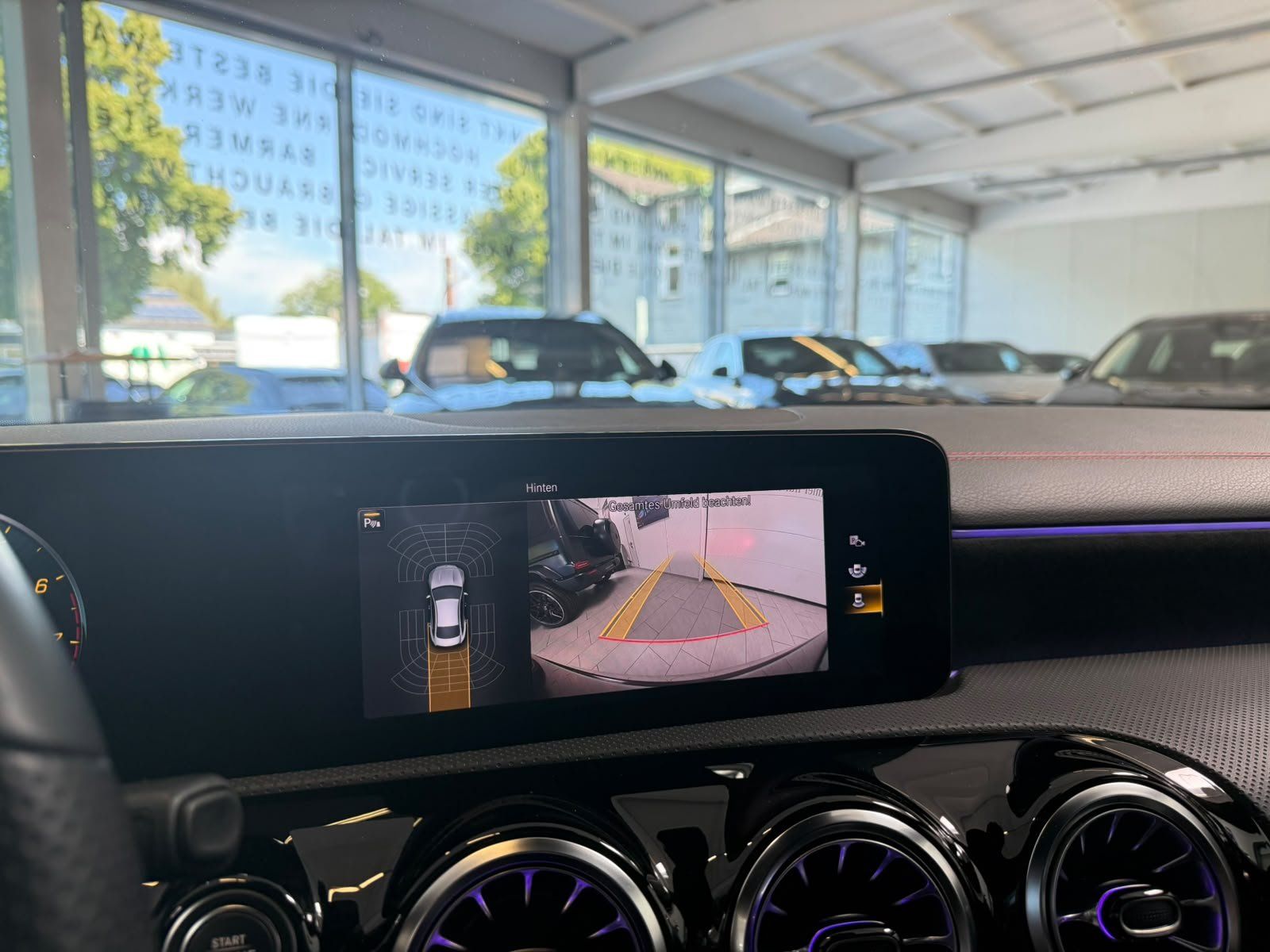 Fahrzeugabbildung Mercedes-Benz CLA 200 AMG+MBEAM+KAMERA+TEMP+AMBIENTE+CARPLAY
