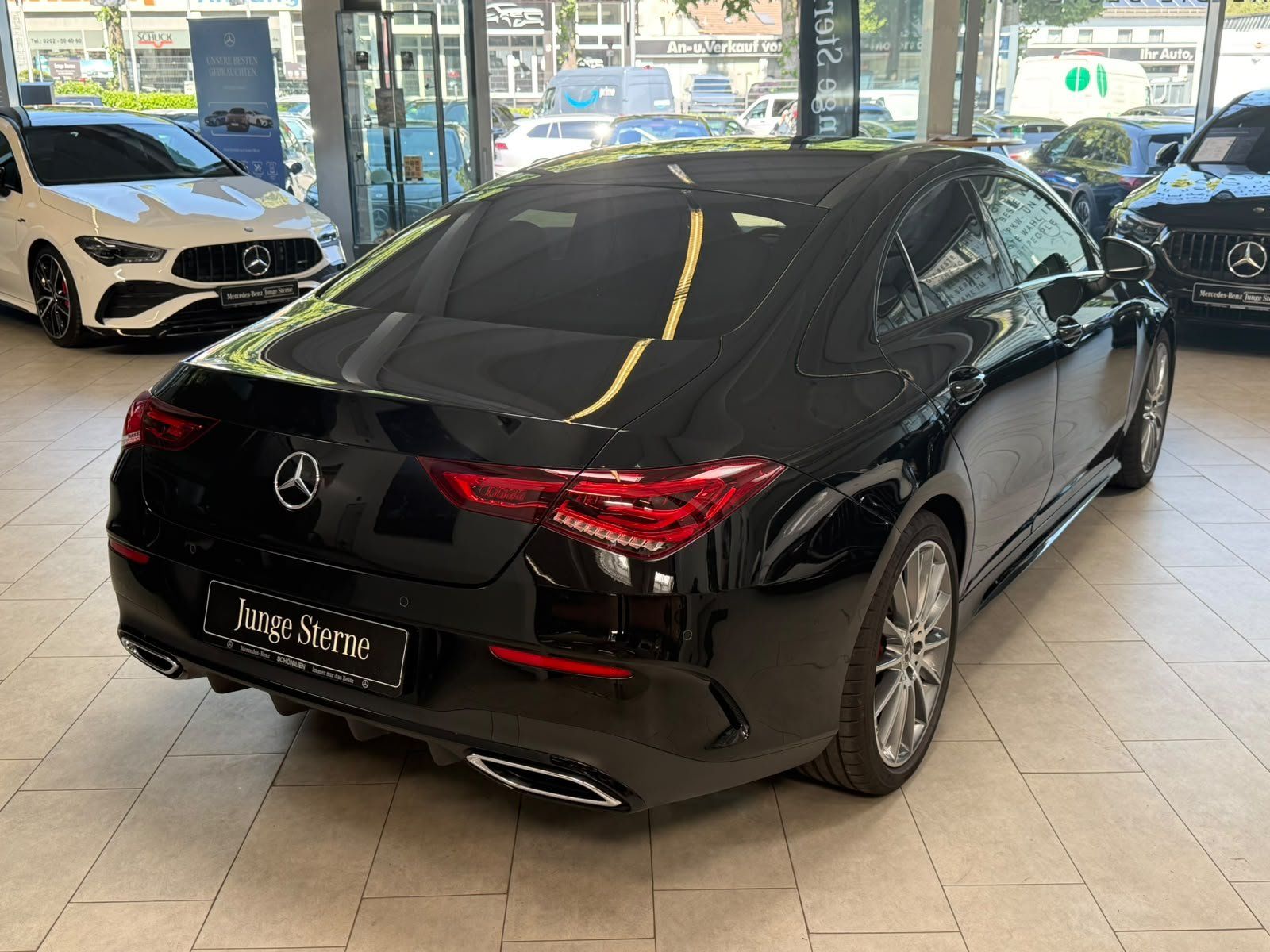 Fahrzeugabbildung Mercedes-Benz CLA 200 AMG+MBEAM+KAMERA+TEMP+AMBIENTE+CARPLAY
