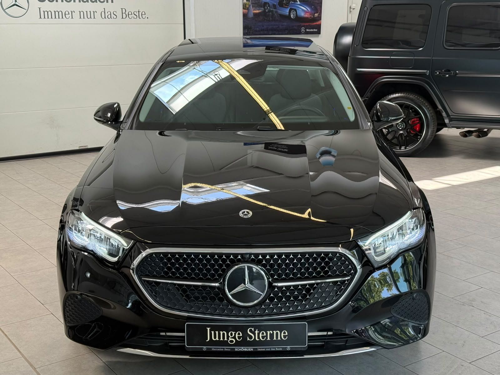 Fahrzeugabbildung Mercedes-Benz E 220 d AVANTGARDE ADV.+18"+PANORAMA+WINTERPAKET