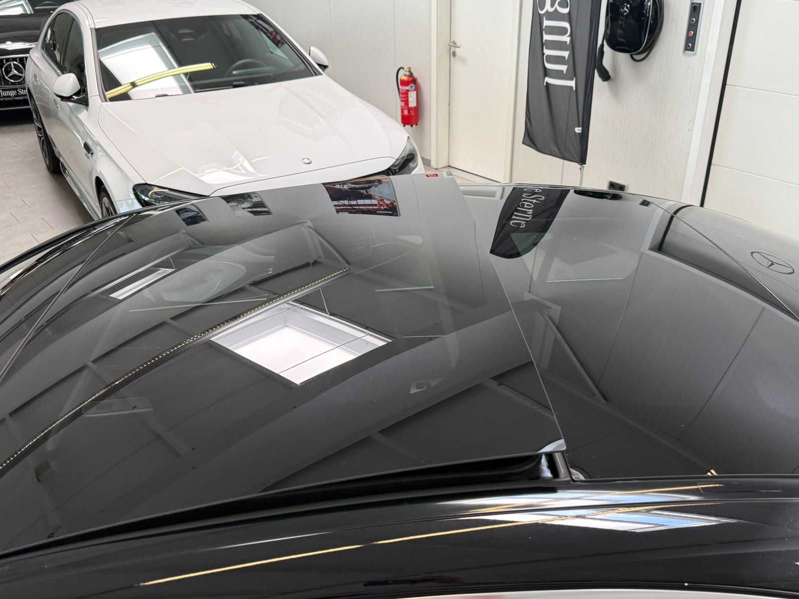 Fahrzeugabbildung Mercedes-Benz E 220 d AVANTGARDE ADV.+18"+PANORAMA+WINTERPAKET