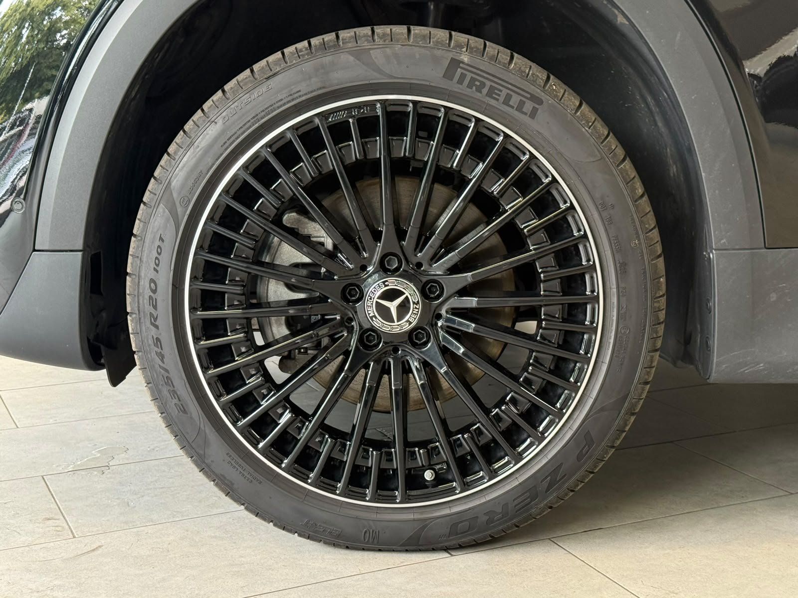 Fahrzeugabbildung Mercedes-Benz EQB 350 4M AMG PREM.+20"+BURMES+LEDER+AHK+SIDEBG