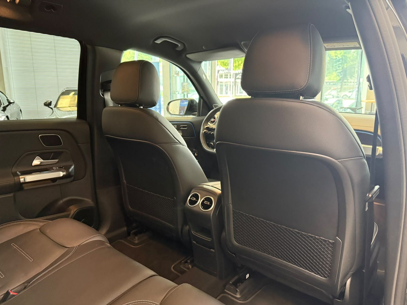 Fahrzeugabbildung Mercedes-Benz EQB 350 4M AMG PREM.+20"+BURMES+LEDER+AHK+SIDEBG