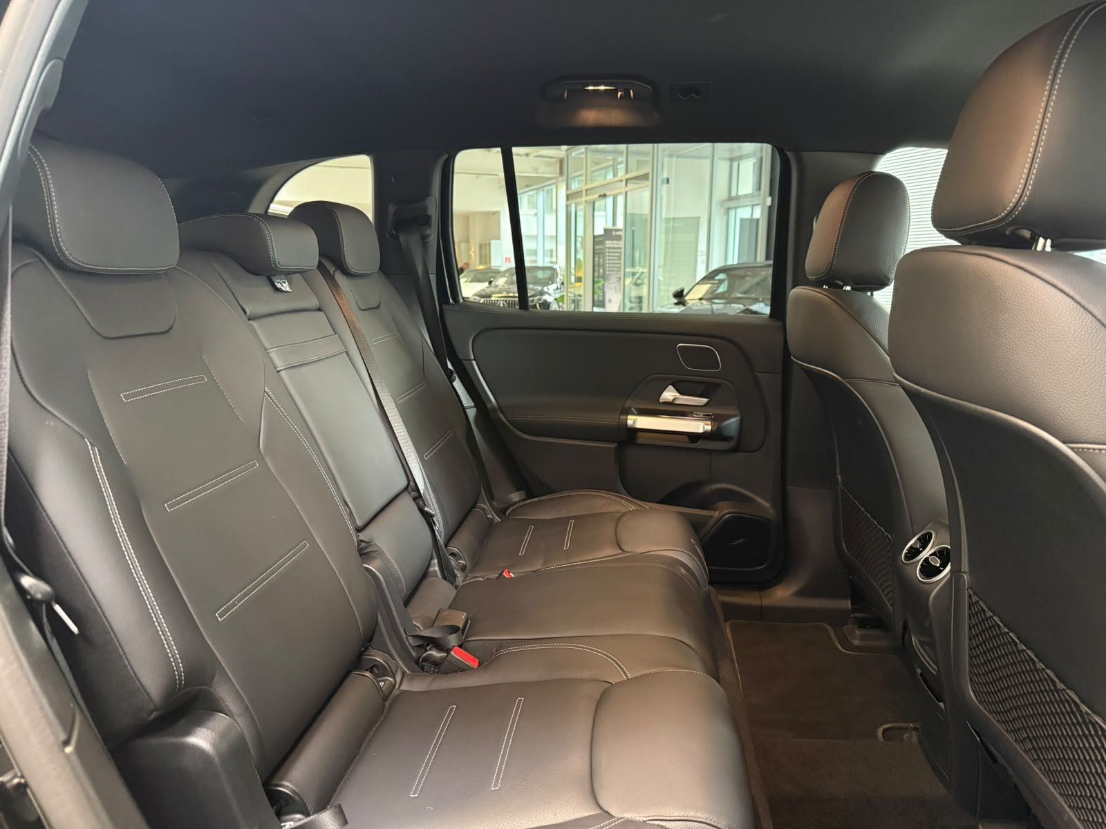 Fahrzeugabbildung Mercedes-Benz EQB 350 4M AMG PREM.+20"+BURMES+LEDER+AHK+SIDEBG