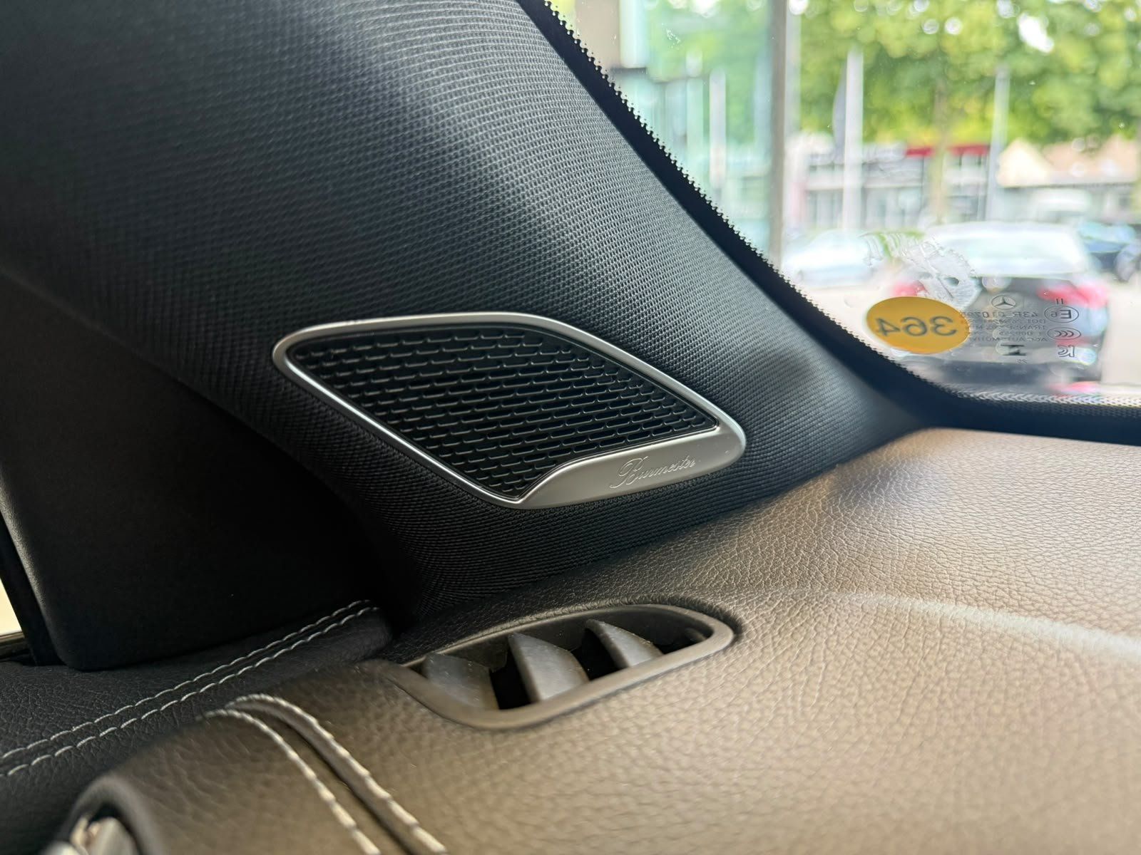 Fahrzeugabbildung Mercedes-Benz EQB 350 4M AMG PREM.+20"+BURMES+LEDER+AHK+SIDEBG