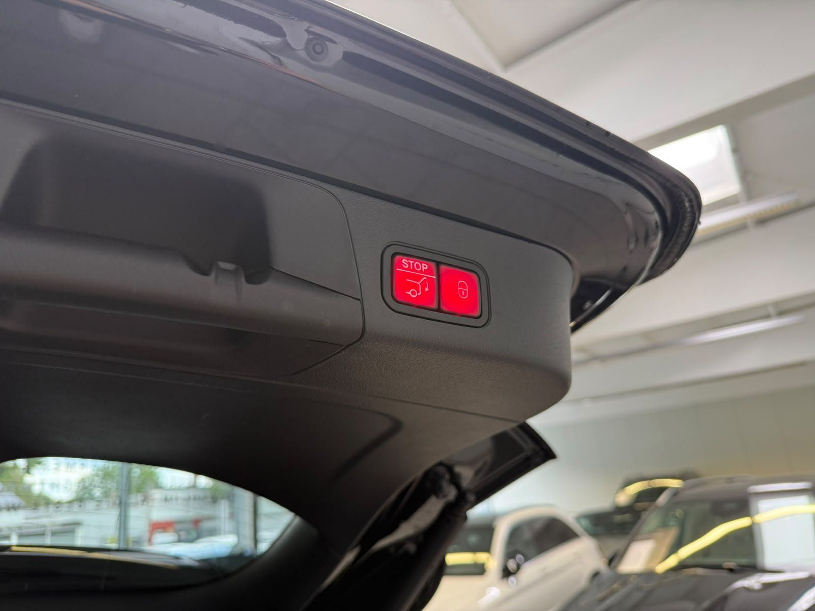 Fahrzeugabbildung Mercedes-Benz EQB 350 4M AMG PREM.+20"+BURMES+LEDER+AHK+SIDEBG