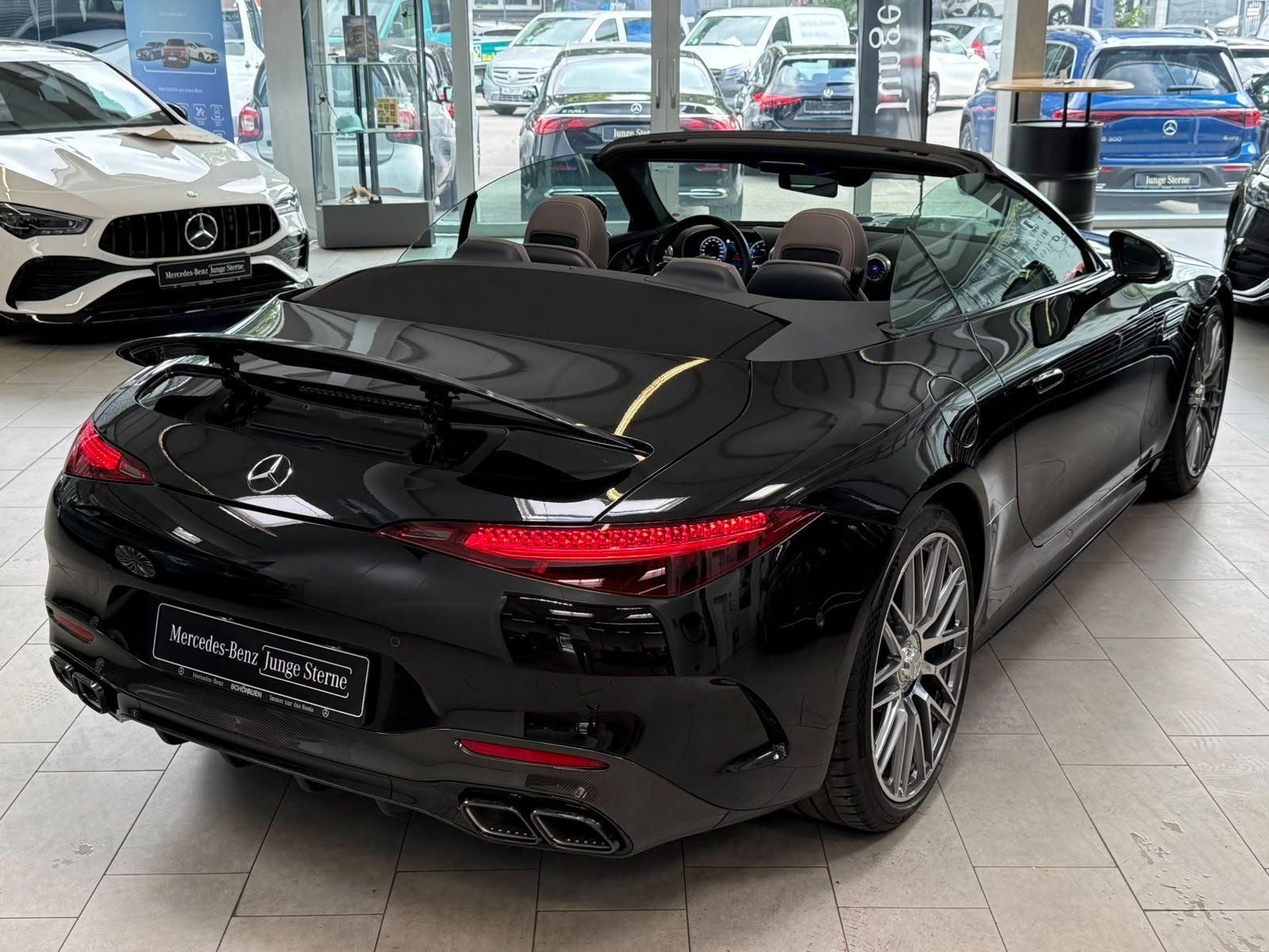 Fahrzeugabbildung Mercedes-Benz SL 63 4M+ CARBON+KERAMIK+LIFT+HUD+PERF.+BURM+HAL
