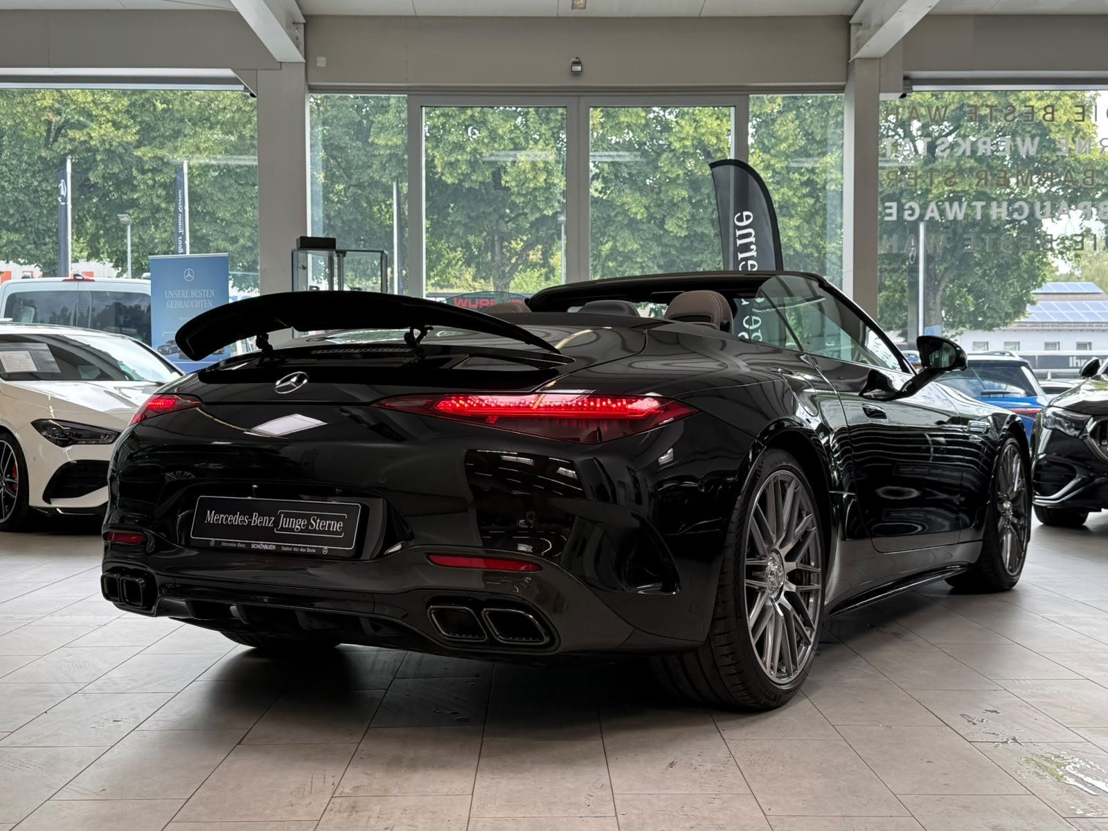 Fahrzeugabbildung Mercedes-Benz SL 63 4M+ CARBON+KERAMIK+LIFT+HUD+PERF.+BURM+HAL