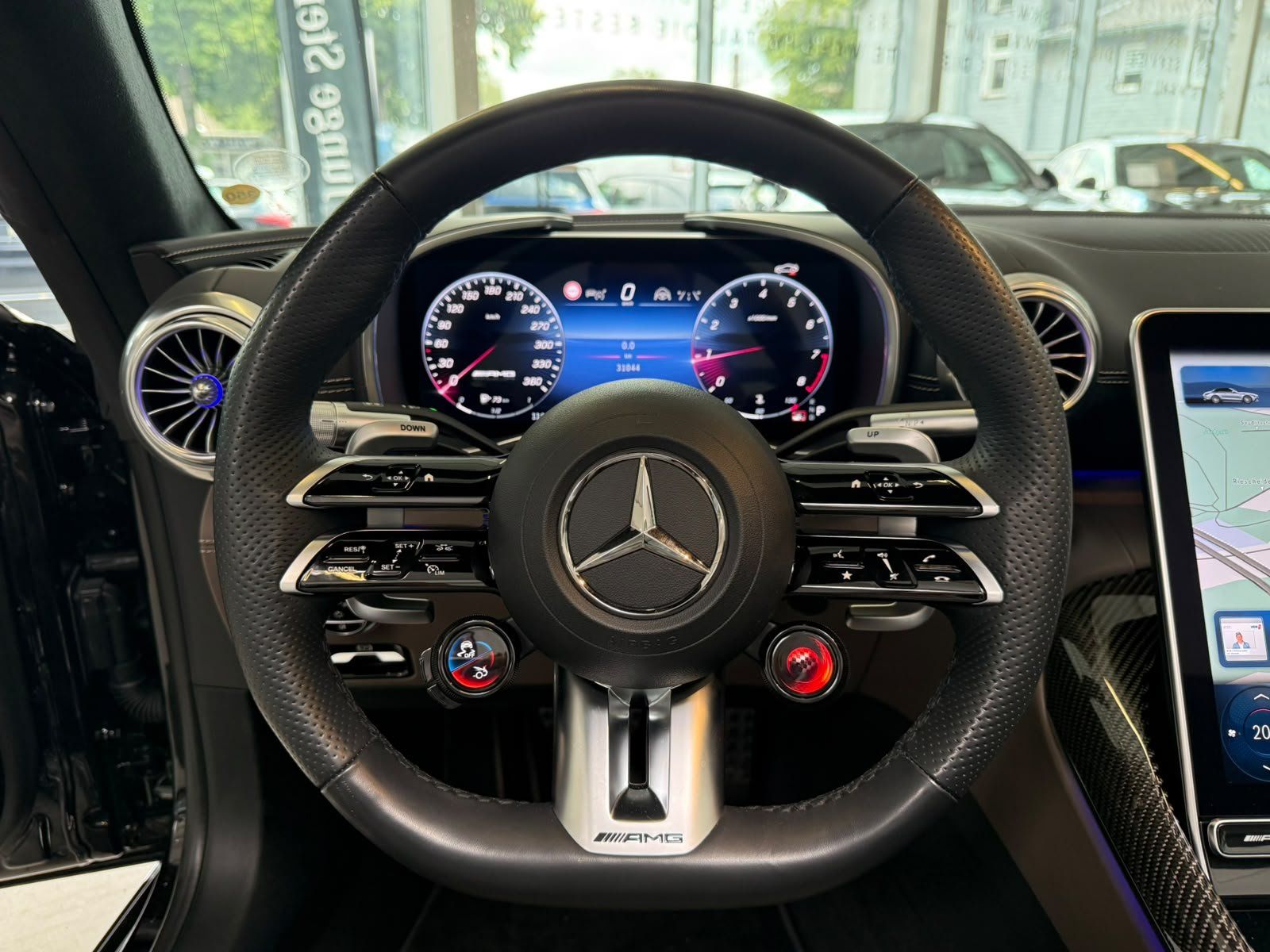 Fahrzeugabbildung Mercedes-Benz SL 63 4M+ CARBON+KERAMIK+LIFT+HUD+PERF.+BURM+HAL