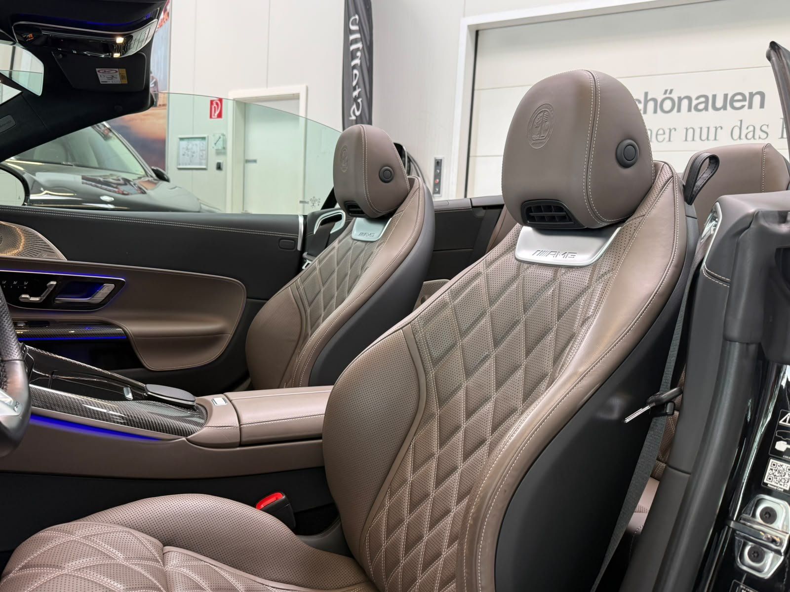 Fahrzeugabbildung Mercedes-Benz SL 63 4M+ CARBON+KERAMIK+LIFT+HUD+PERF.+BURM+HAL