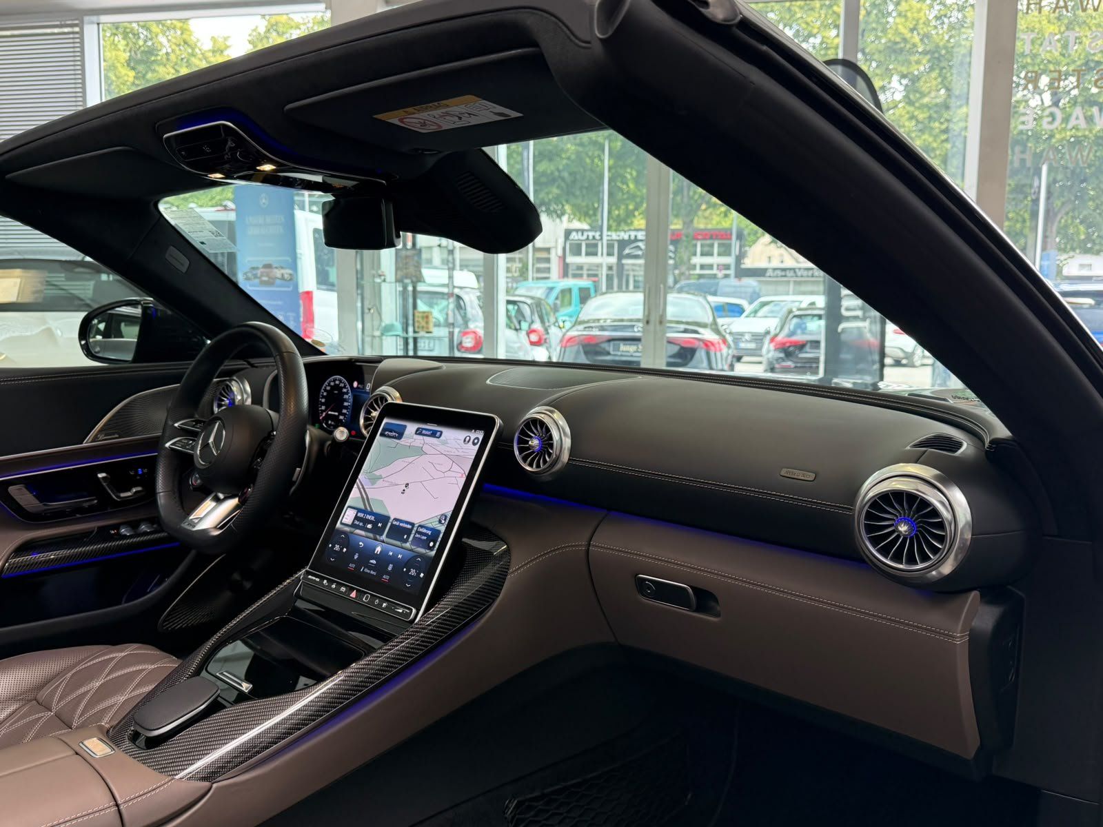 Fahrzeugabbildung Mercedes-Benz SL 63 4M+ CARBON+KERAMIK+LIFT+HUD+PERF.+BURM+HAL