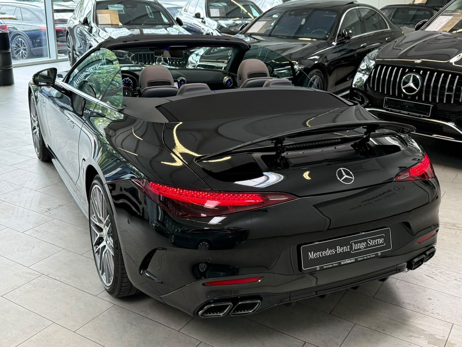 Fahrzeugabbildung Mercedes-Benz SL 63 4M+ CARBON+KERAMIK+LIFT+HUD+PERF.+BURM+HAL