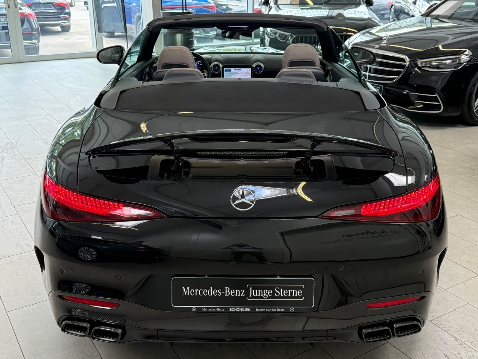 Fahrzeugabbildung Mercedes-Benz SL 63 4M+ CARBON+KERAMIK+LIFT+HUD+PERF.+BURM+HAL