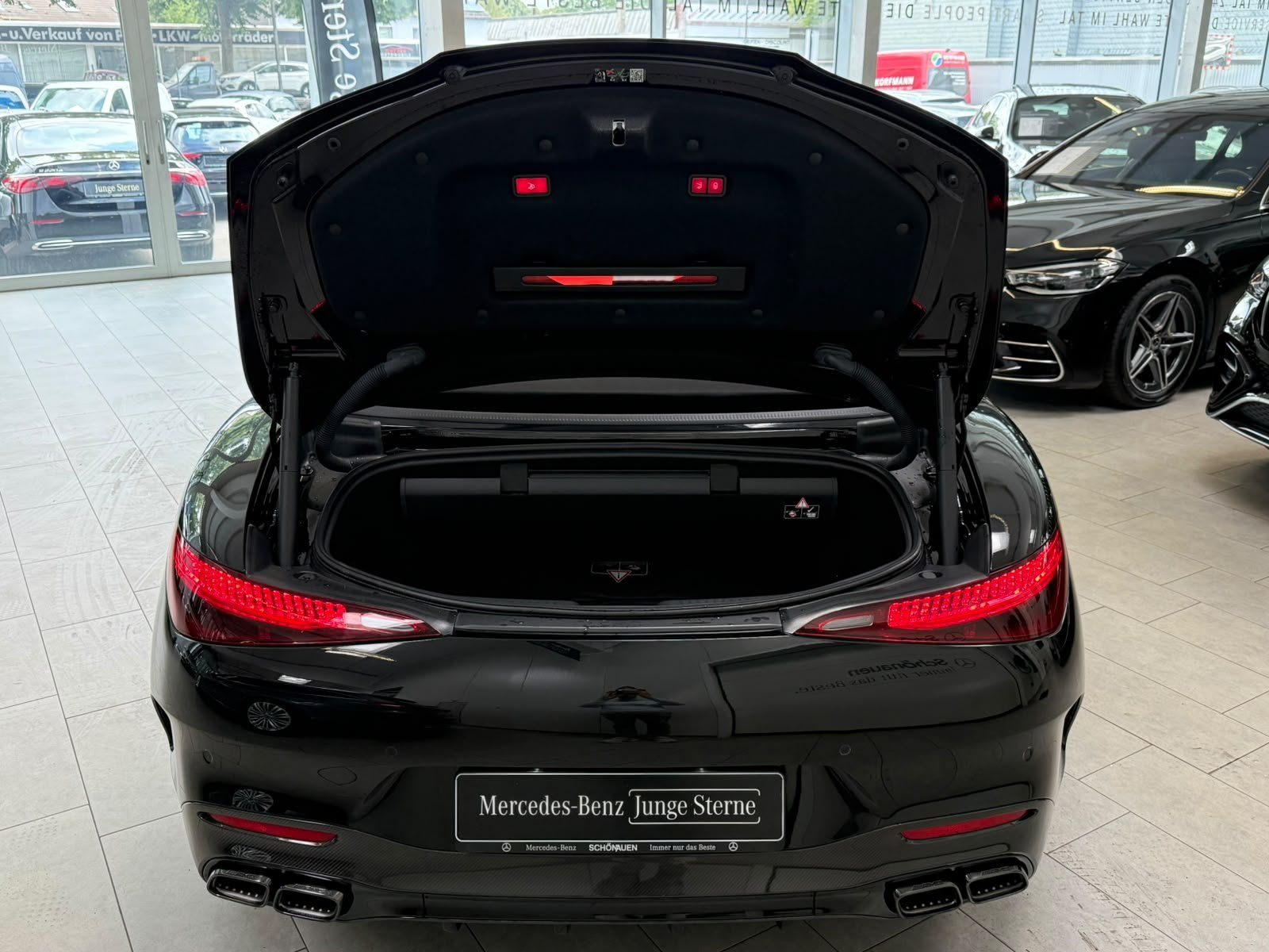 Fahrzeugabbildung Mercedes-Benz SL 63 4M+ CARBON+KERAMIK+LIFT+HUD+PERF.+BURM+HAL