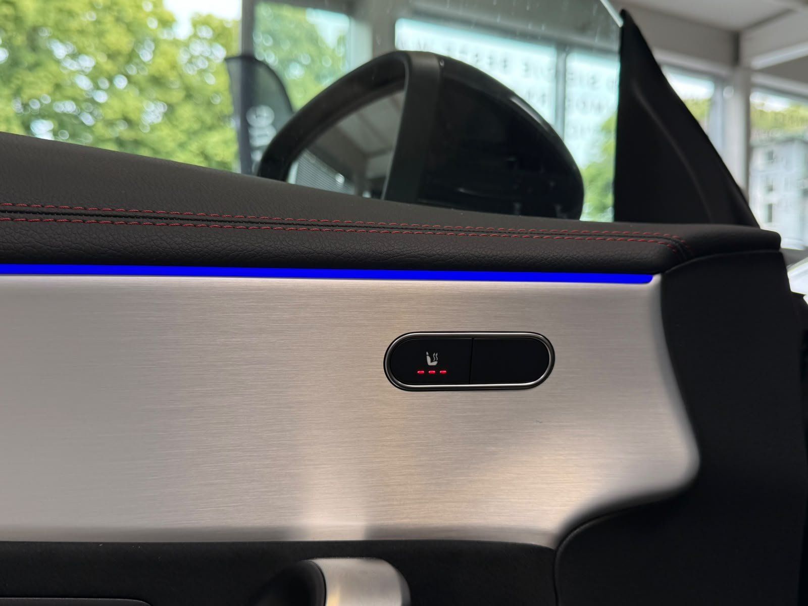 Fahrzeugabbildung Mercedes-Benz CLA 250 e AMG Edition+MBEAM+360°+DISTR+KEYLESS