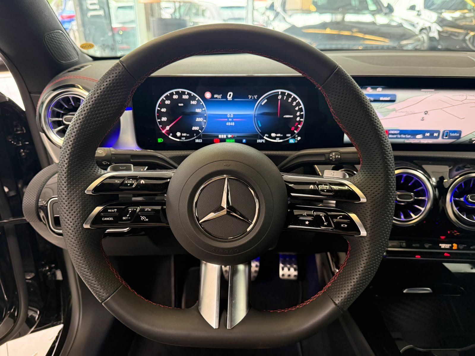 Fahrzeugabbildung Mercedes-Benz CLA 250 e AMG Edition+MBEAM+360°+DISTR+KEYLESS