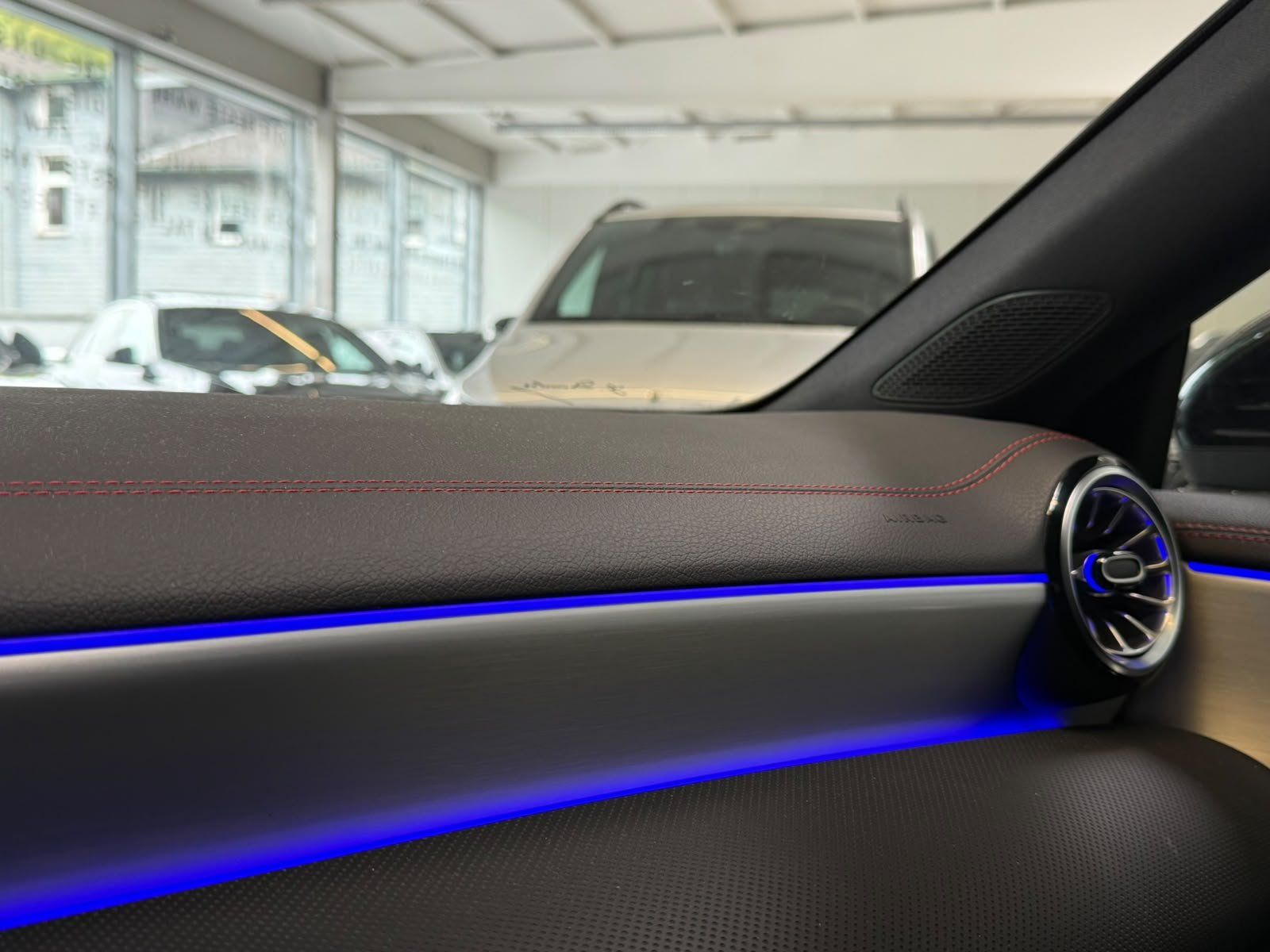 Fahrzeugabbildung Mercedes-Benz CLA 250 e AMG Edition+MBEAM+360°+DISTR+KEYLESS