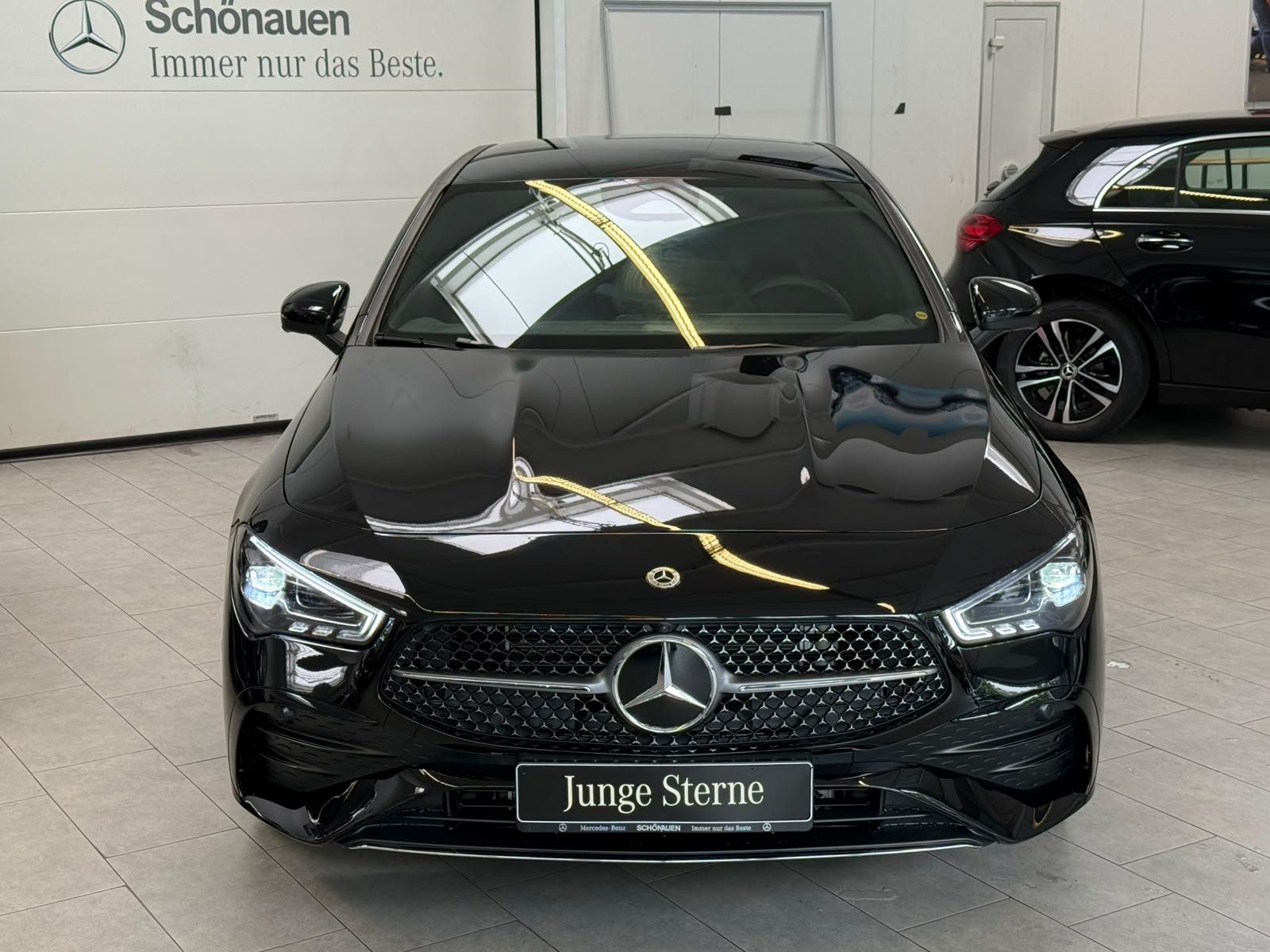 Fahrzeugabbildung Mercedes-Benz CLA 250 e AMG Edition+MBEAM+360°+DISTR+KEYLESS