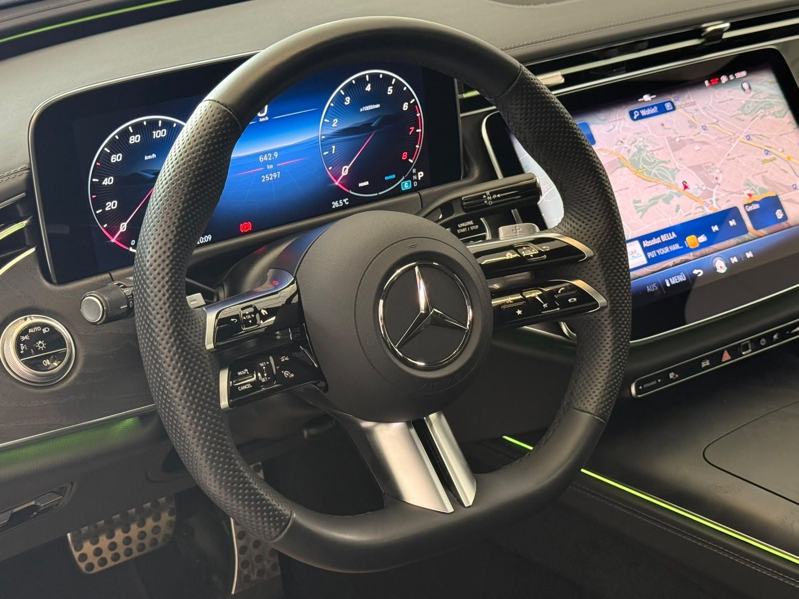 Fahrzeugabbildung Mercedes-Benz E 200 T AMG PANO+NIGHT+AHK+KAMERA+19"+DISTR+TOTW