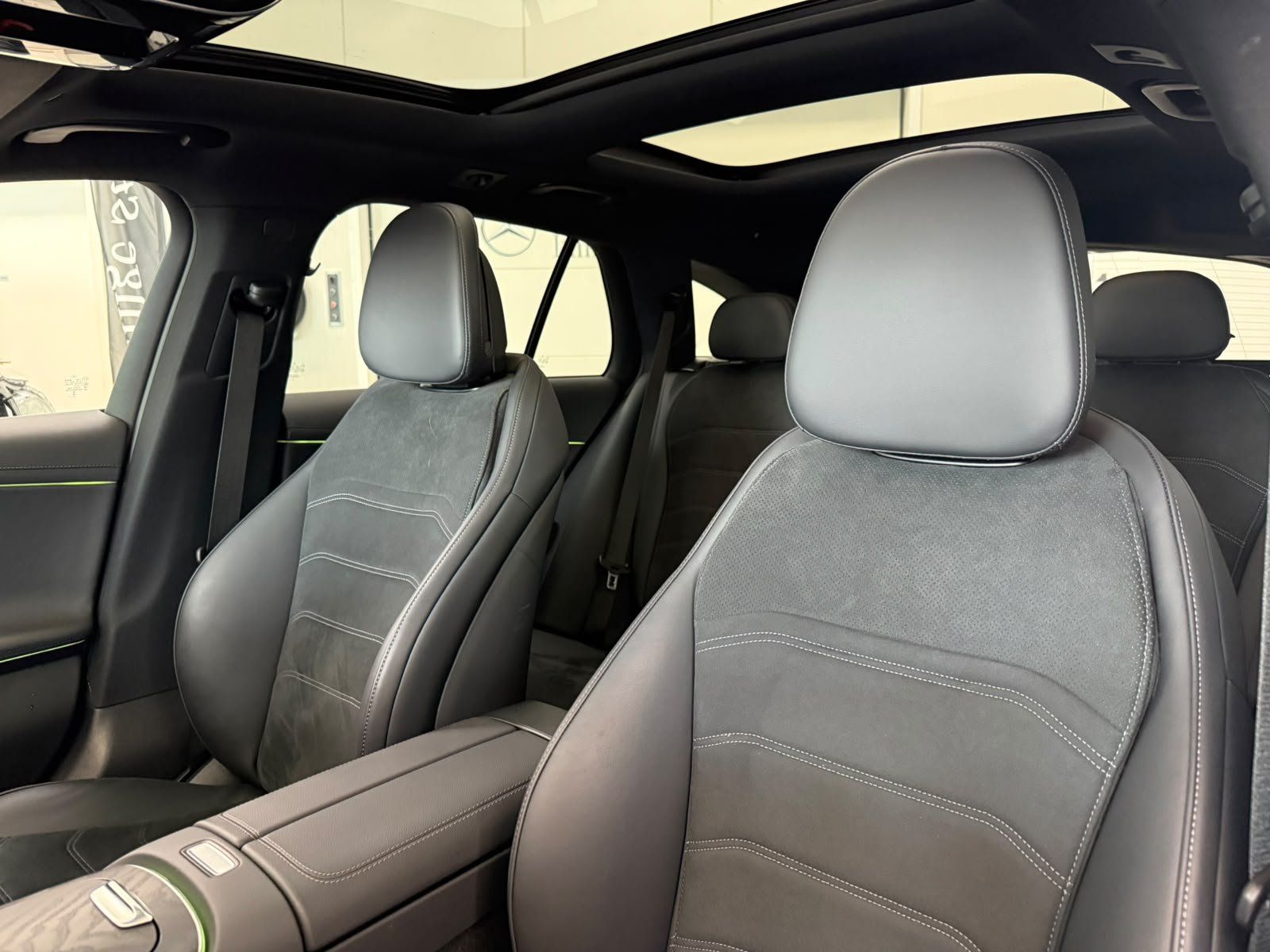 Fahrzeugabbildung Mercedes-Benz E 200 T AMG PANO+NIGHT+AHK+KAMERA+19"+DISTR+TOTW