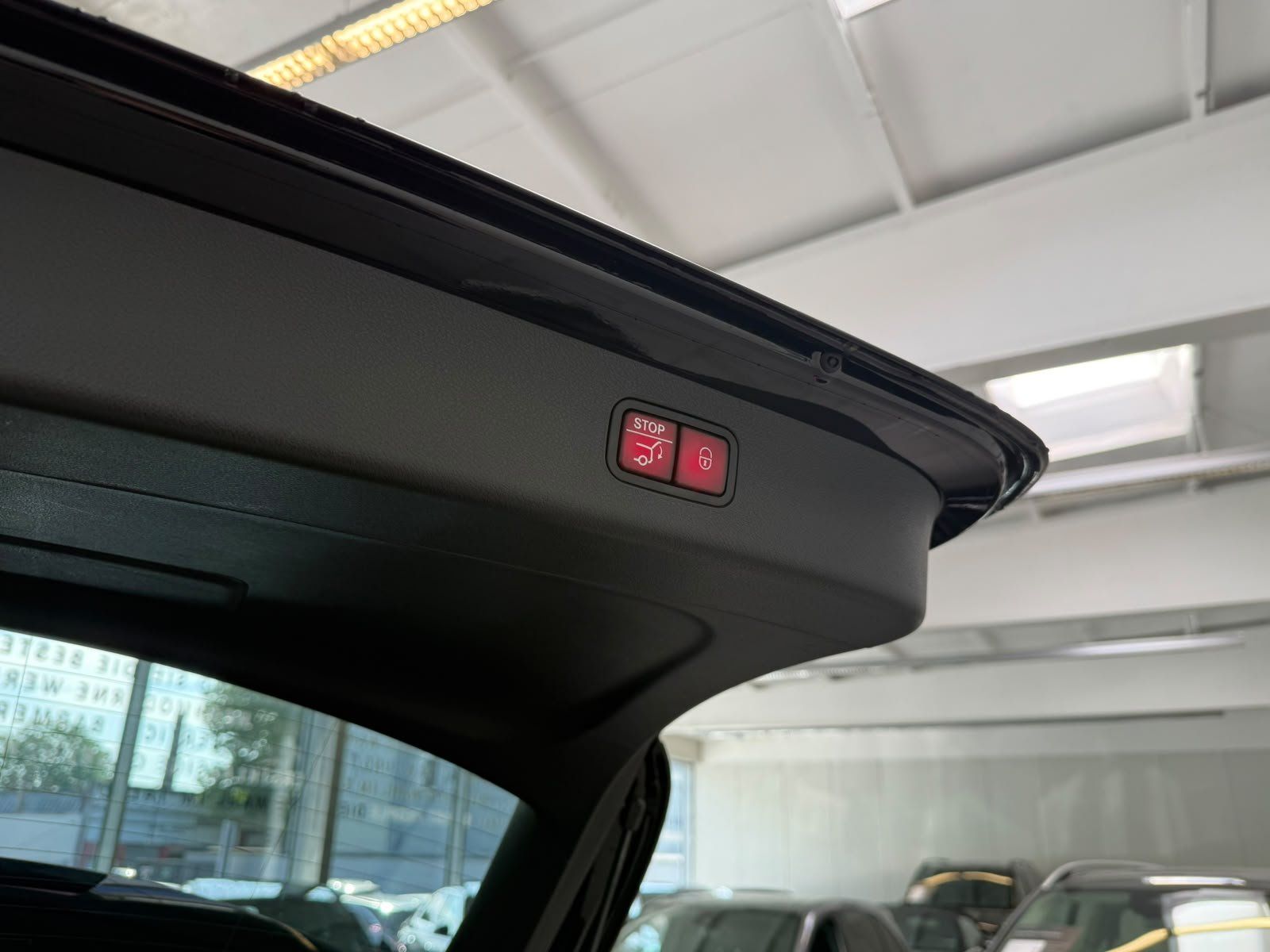 Fahrzeugabbildung Mercedes-Benz E 200 T AMG PANO+NIGHT+AHK+KAMERA+19"+DISTR+TOTW