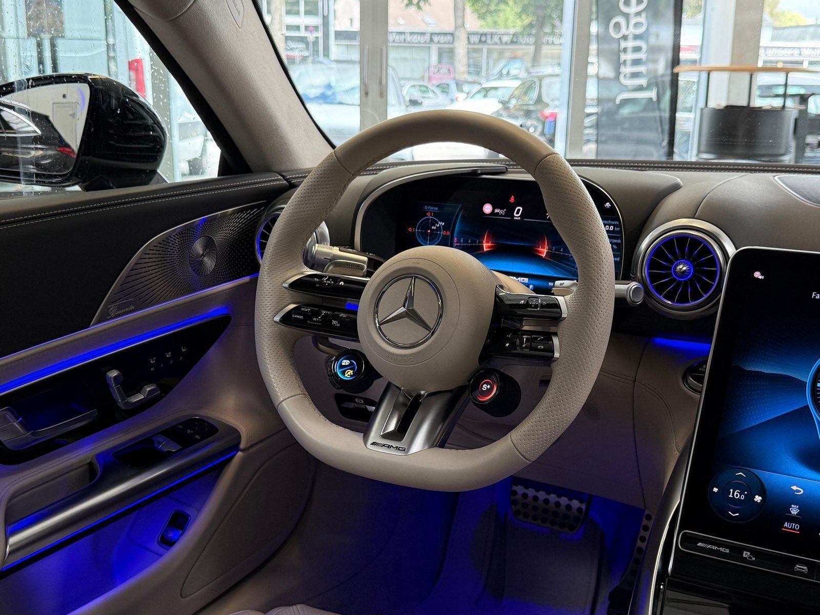 Fahrzeugabbildung Mercedes-Benz GT 63 4M+ AERO+PERF+LIFT+HUD+PANO+BURM+DISTR+360