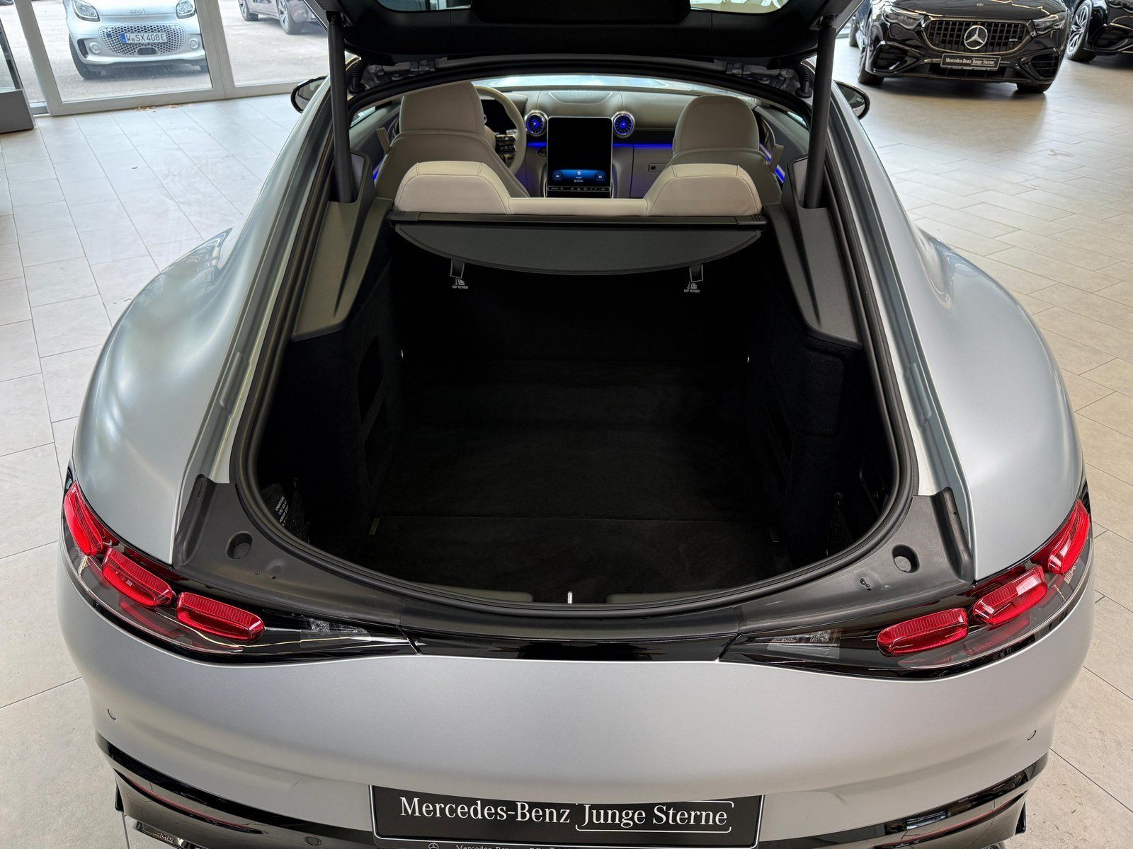 Fahrzeugabbildung Mercedes-Benz GT 63 4M+ AERO+PERF+LIFT+HUD+PANO+BURM+DISTR+360