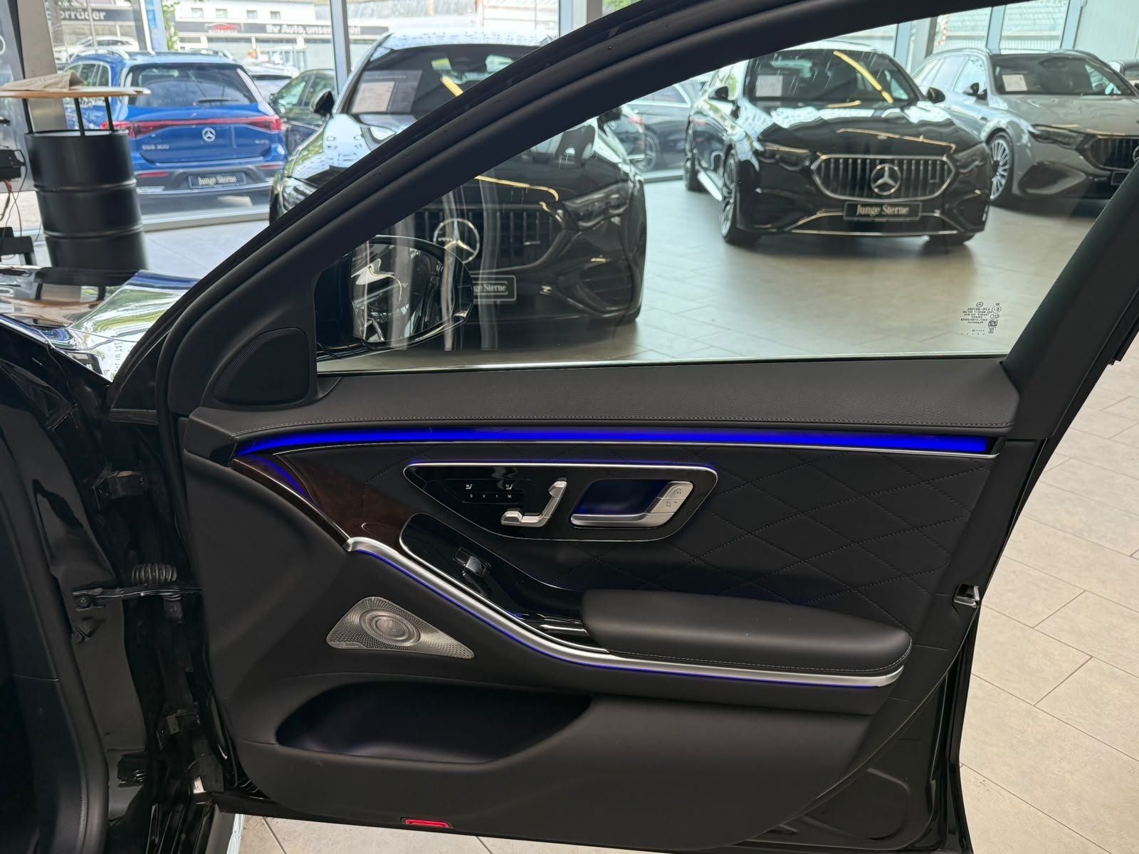 Fahrzeugabbildung Mercedes-Benz S 350 d 4M L AMG FONDENT.+DRIVEPIL+HAL+4xMASSAGE