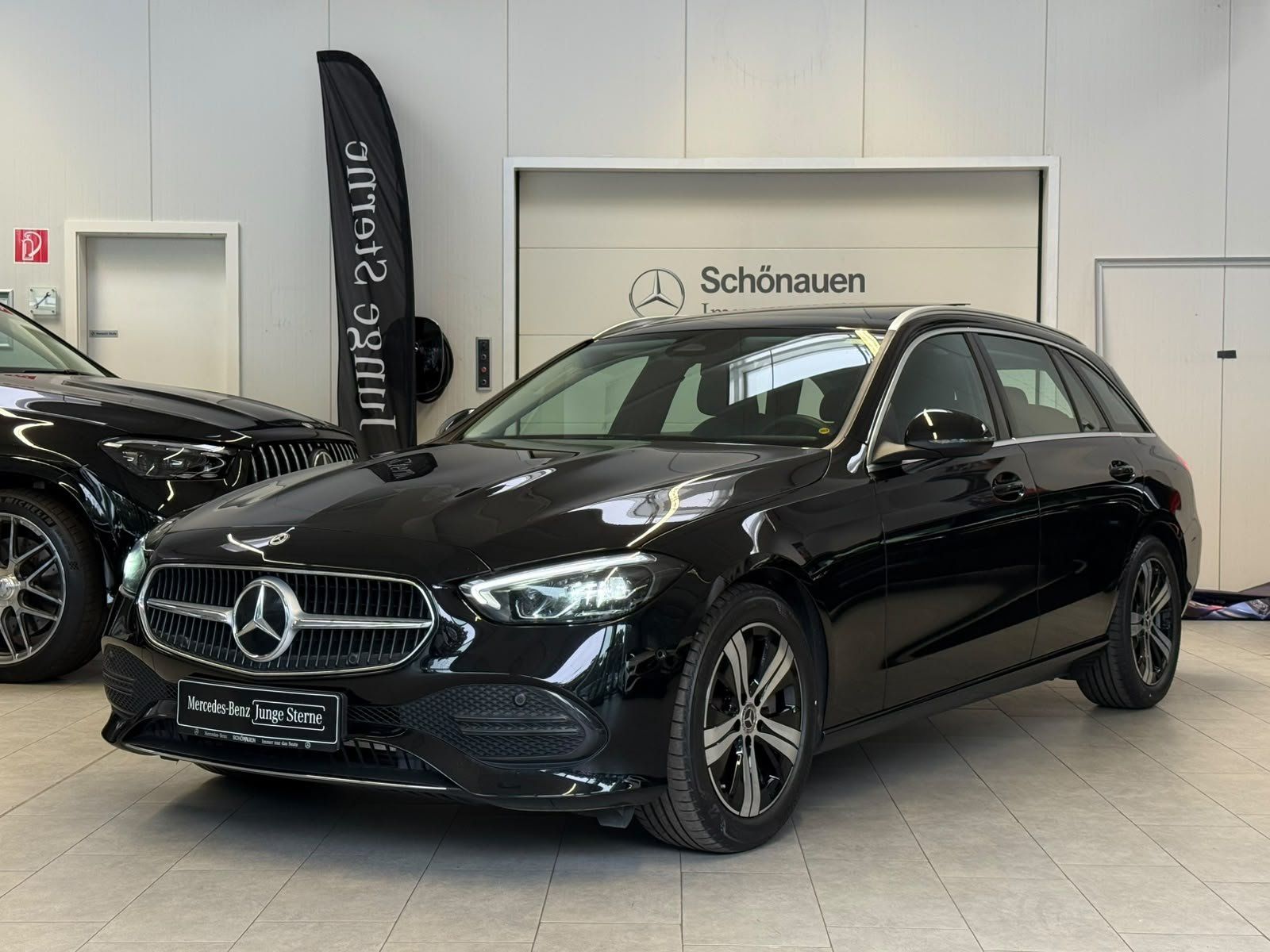 Fahrzeugabbildung Mercedes-Benz C 300 T AVANTGARDE ADV. TEMPOMAT+PANO+KEYLESS
