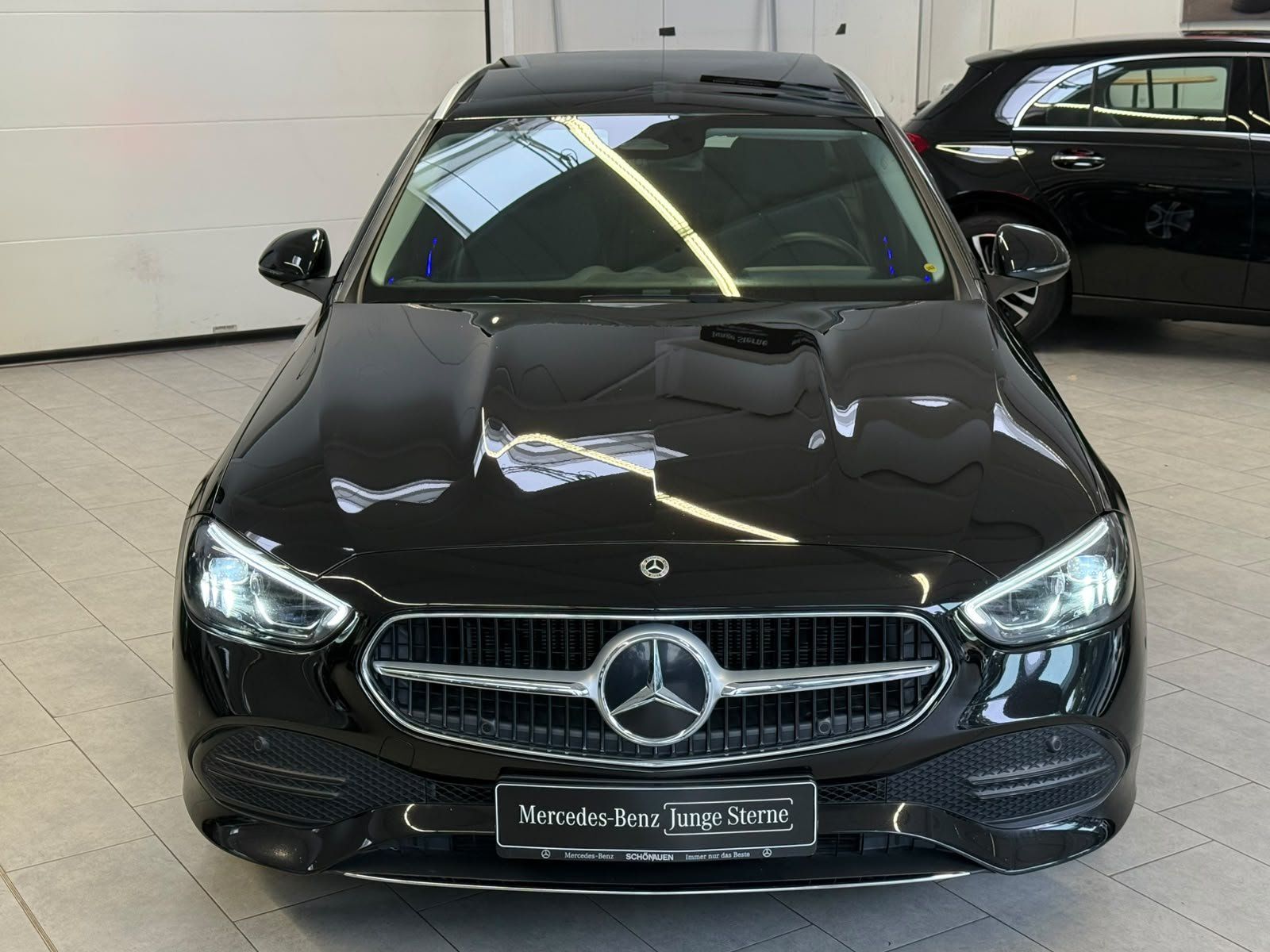 Fahrzeugabbildung Mercedes-Benz C 300 T AVANTGARDE ADV. TEMPOMAT+PANO+KEYLESS